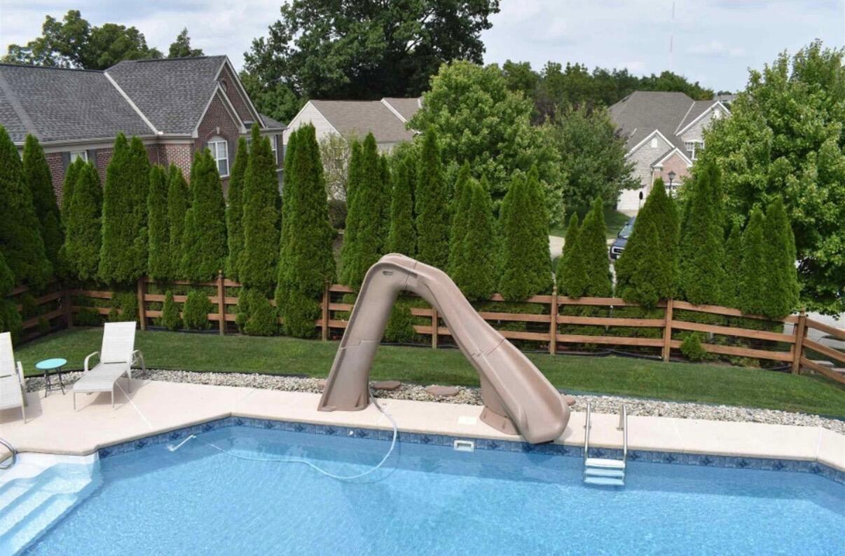 250 Ridgepointe Drive