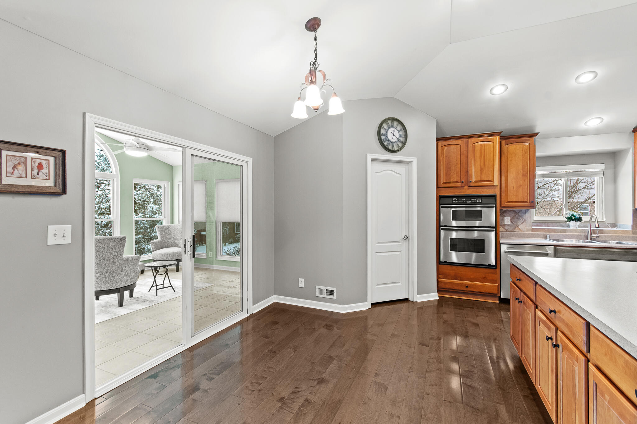 250 Ridgepointe Drive