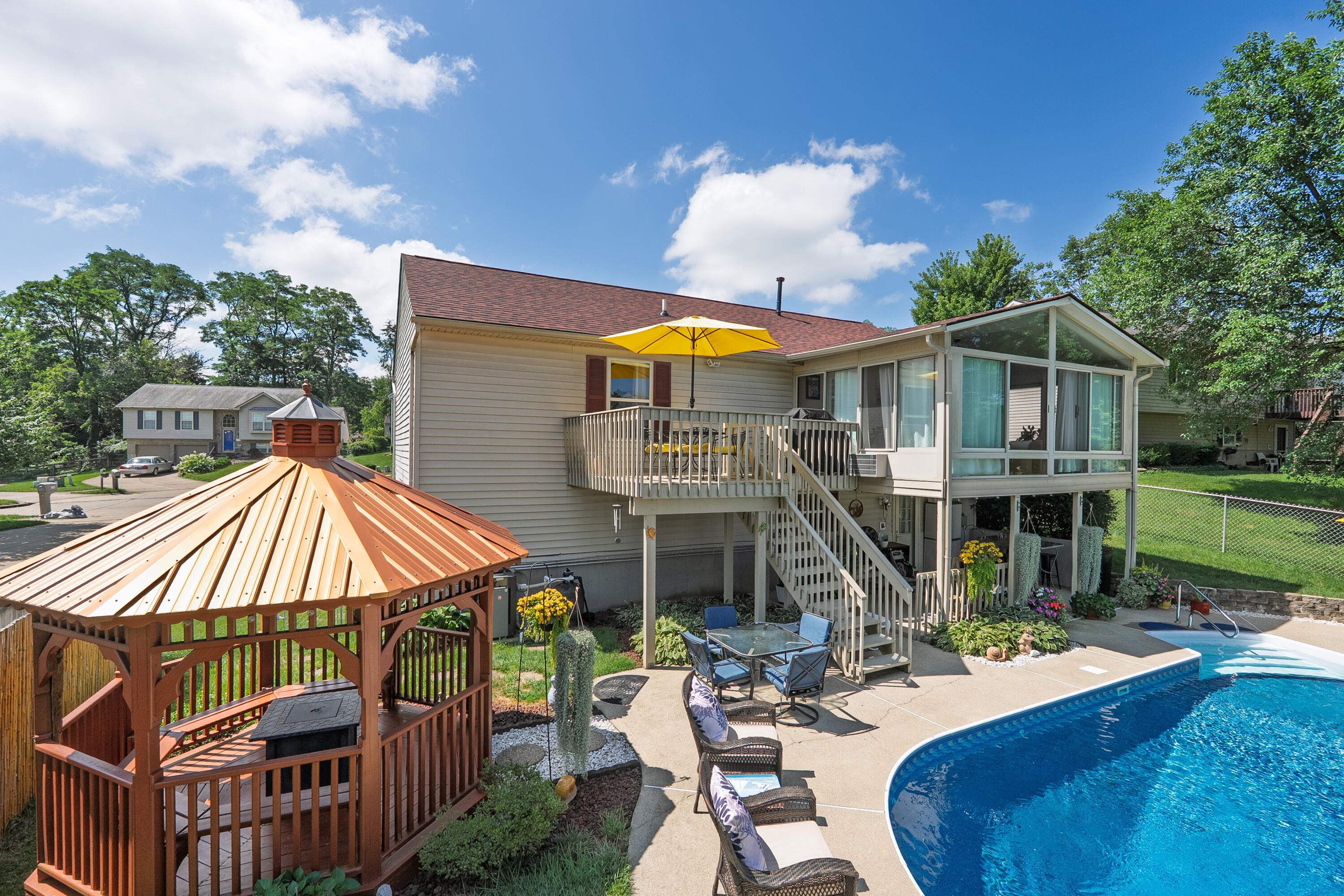 1212 Farmcrest Drive