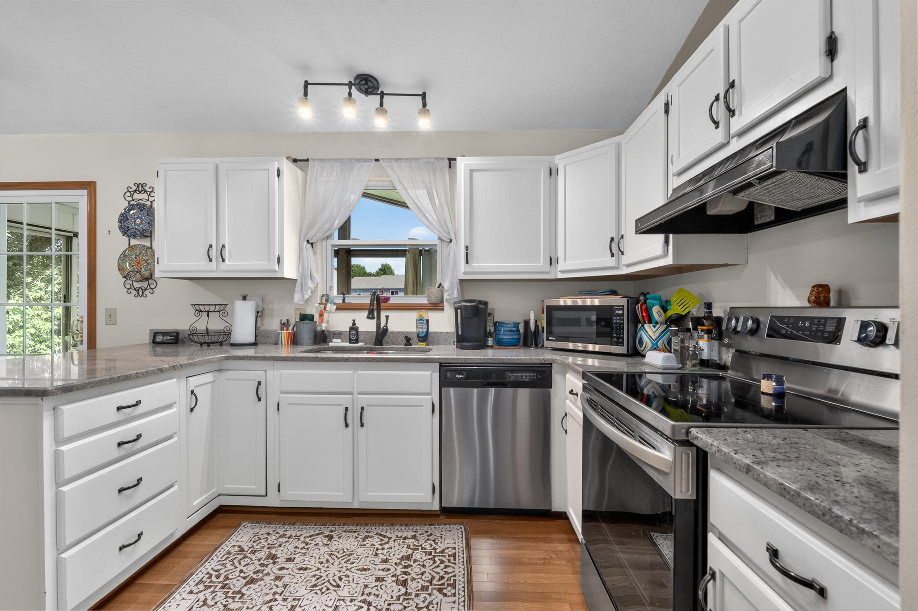 1212 Farmcrest Drive