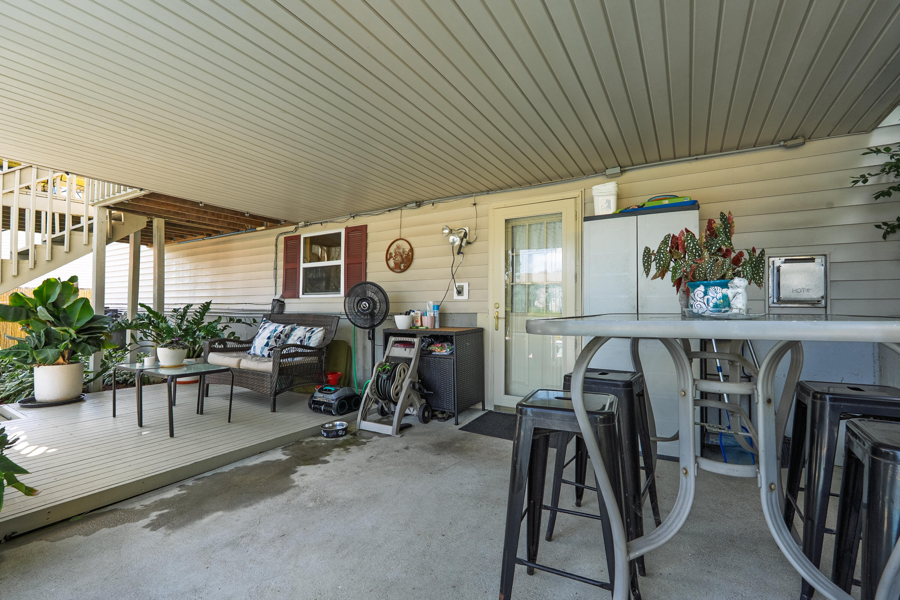 1212 Farmcrest Drive