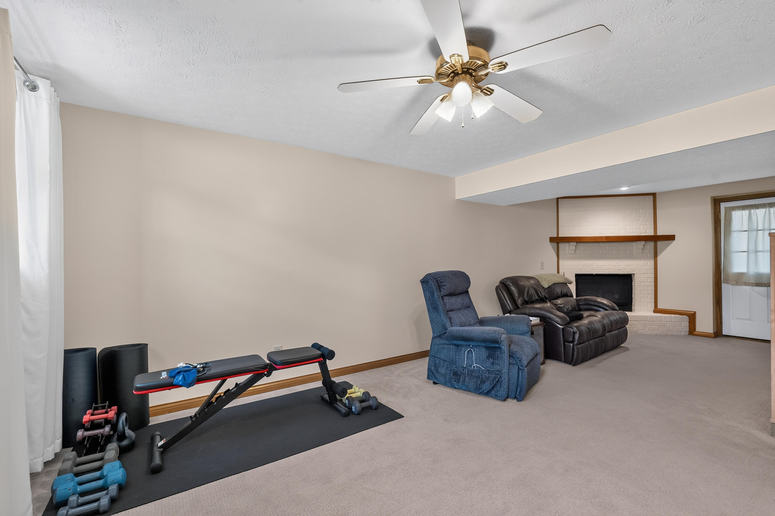 1212 Farmcrest Drive