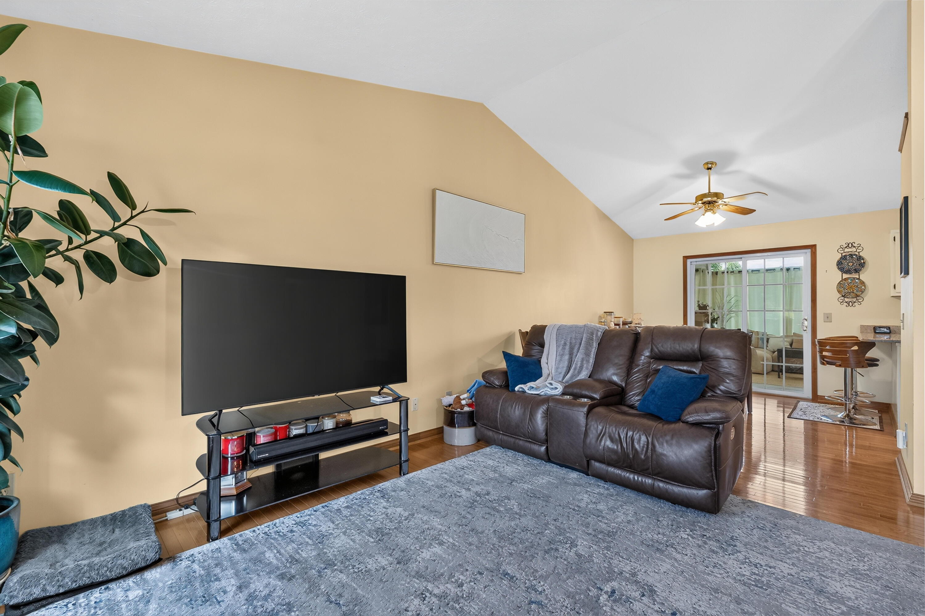 1212 Farmcrest Drive