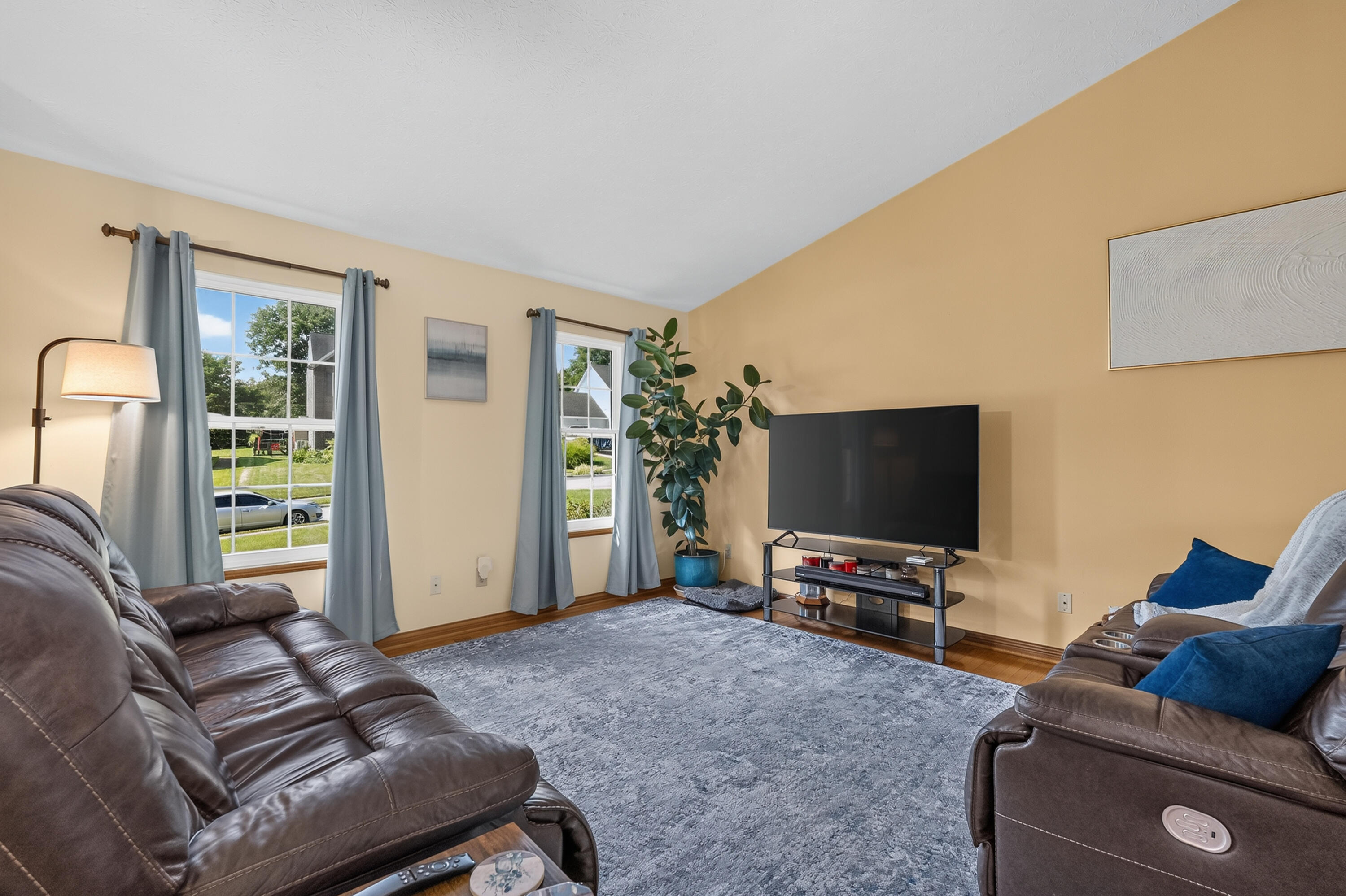 1212 Farmcrest Drive