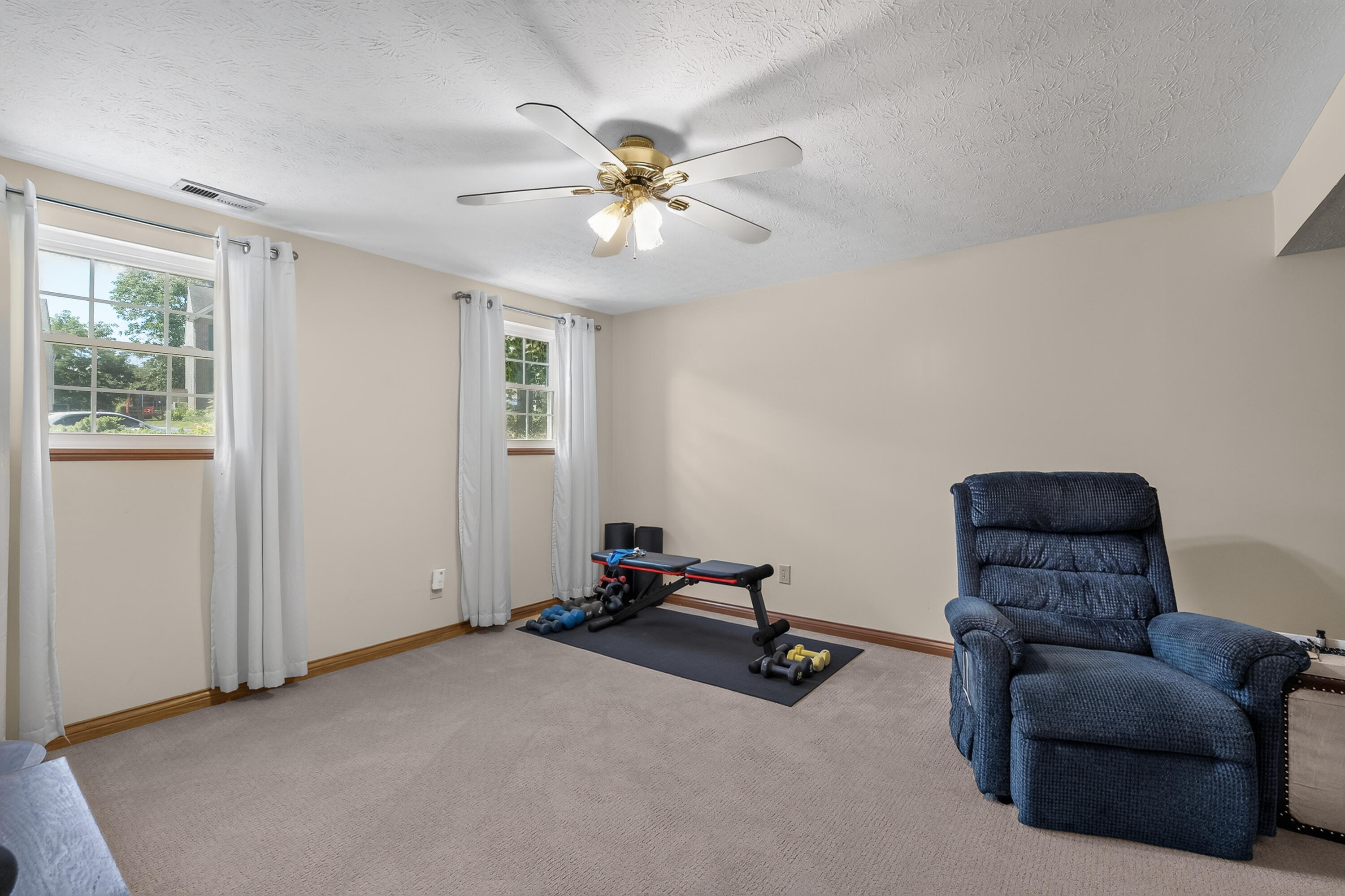 1212 Farmcrest Drive