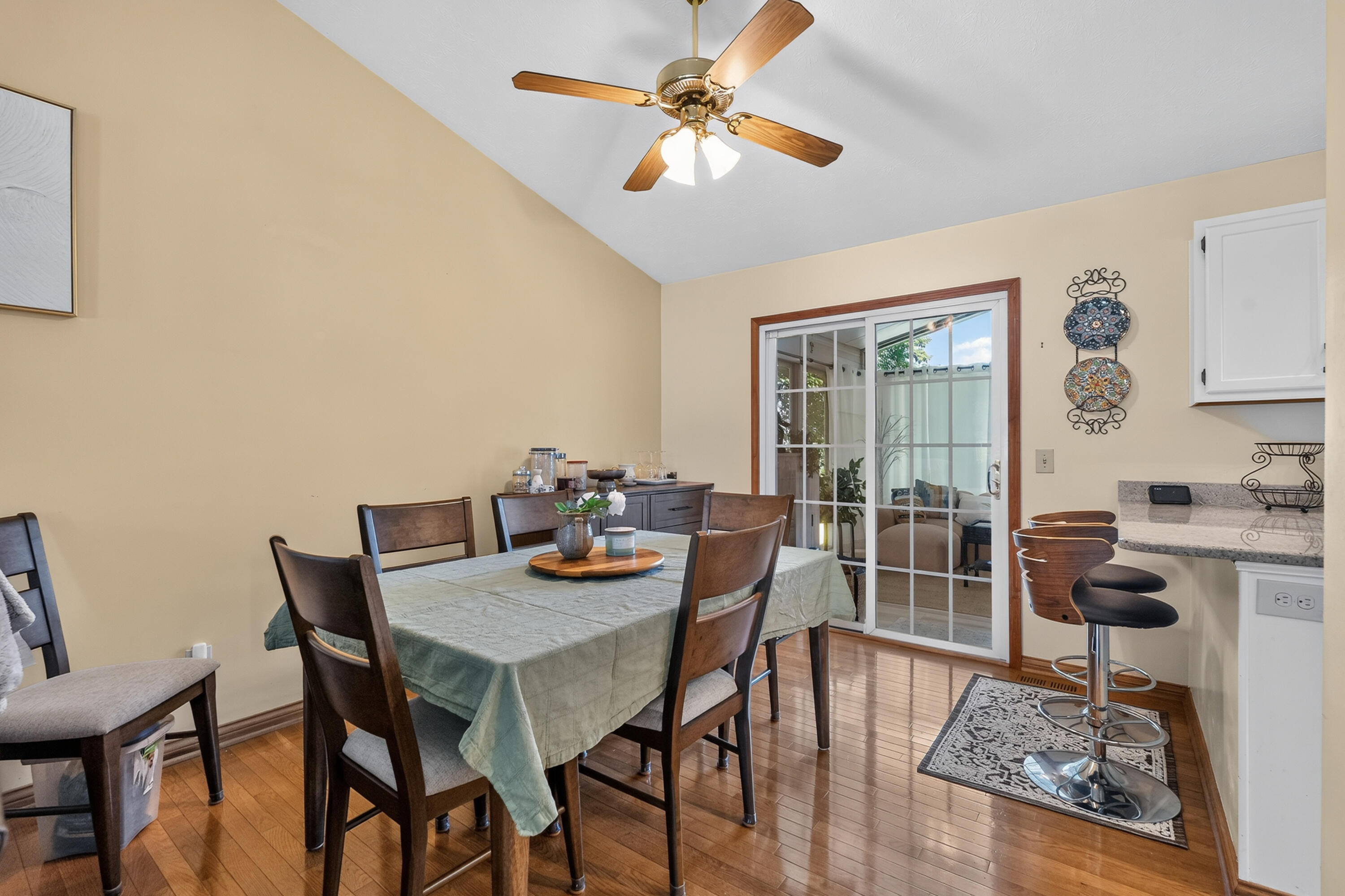 1212 Farmcrest Drive