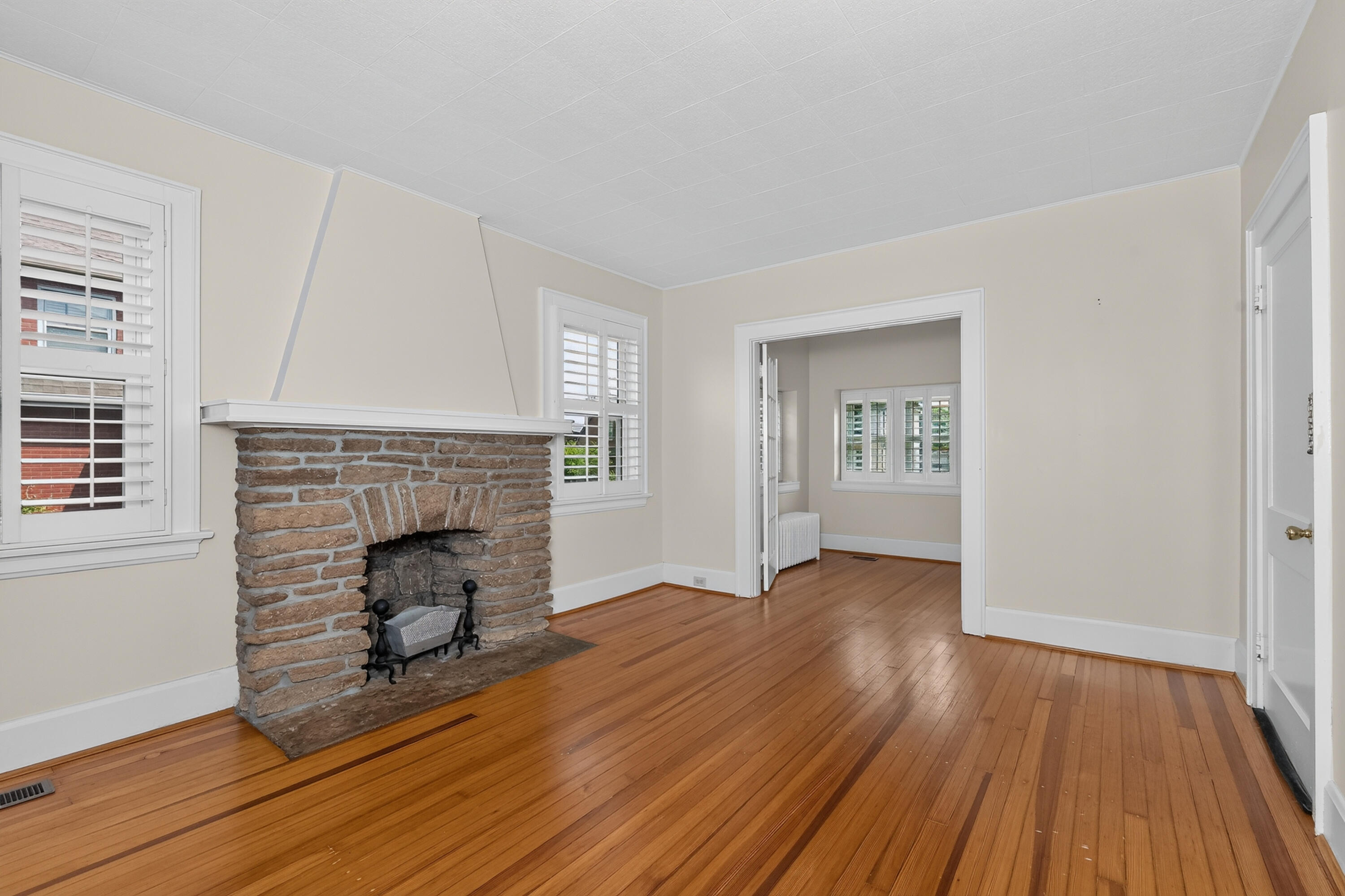 5 Pleasant Ridge Avenue