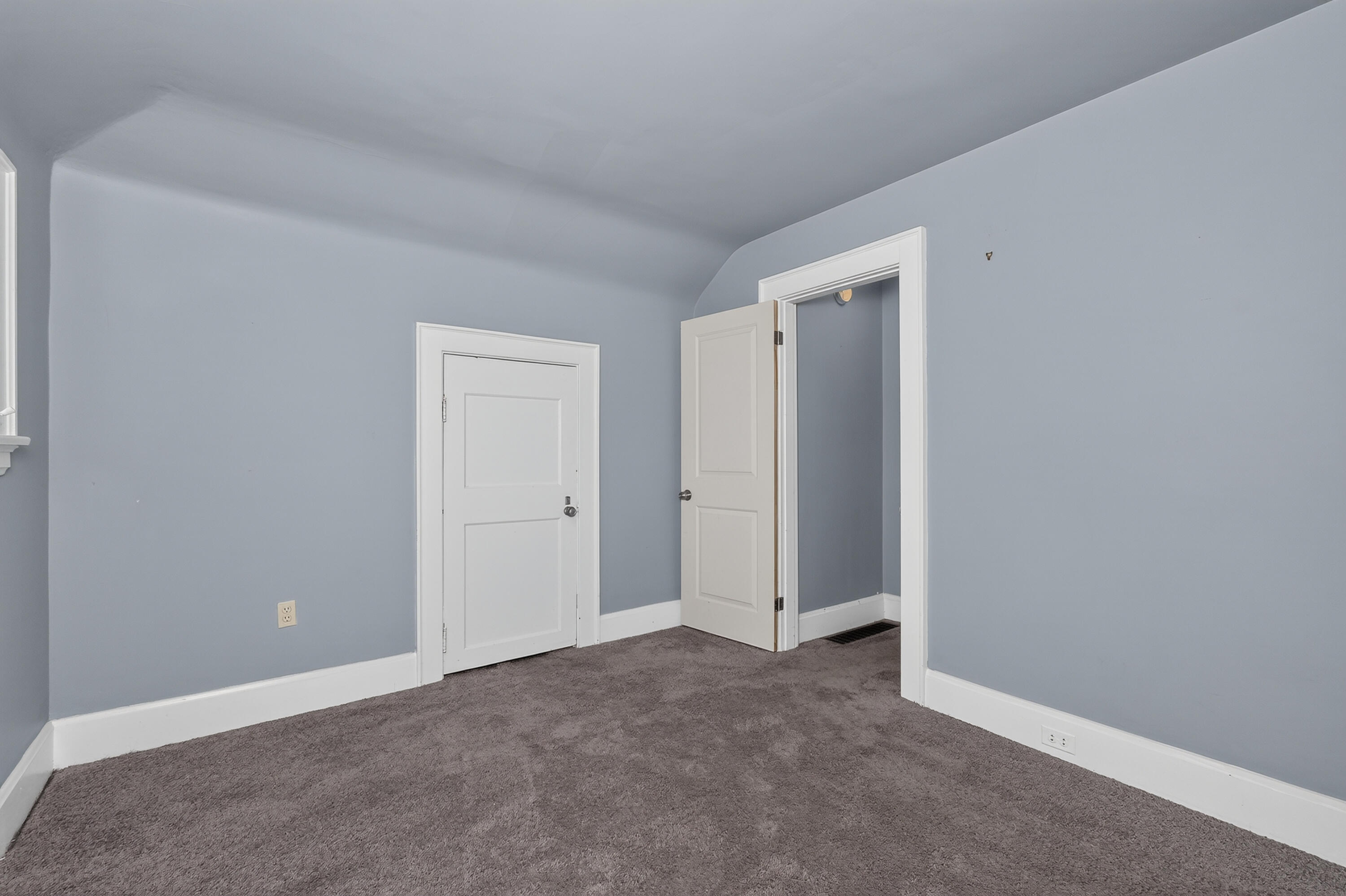 5 Pleasant Ridge Avenue
