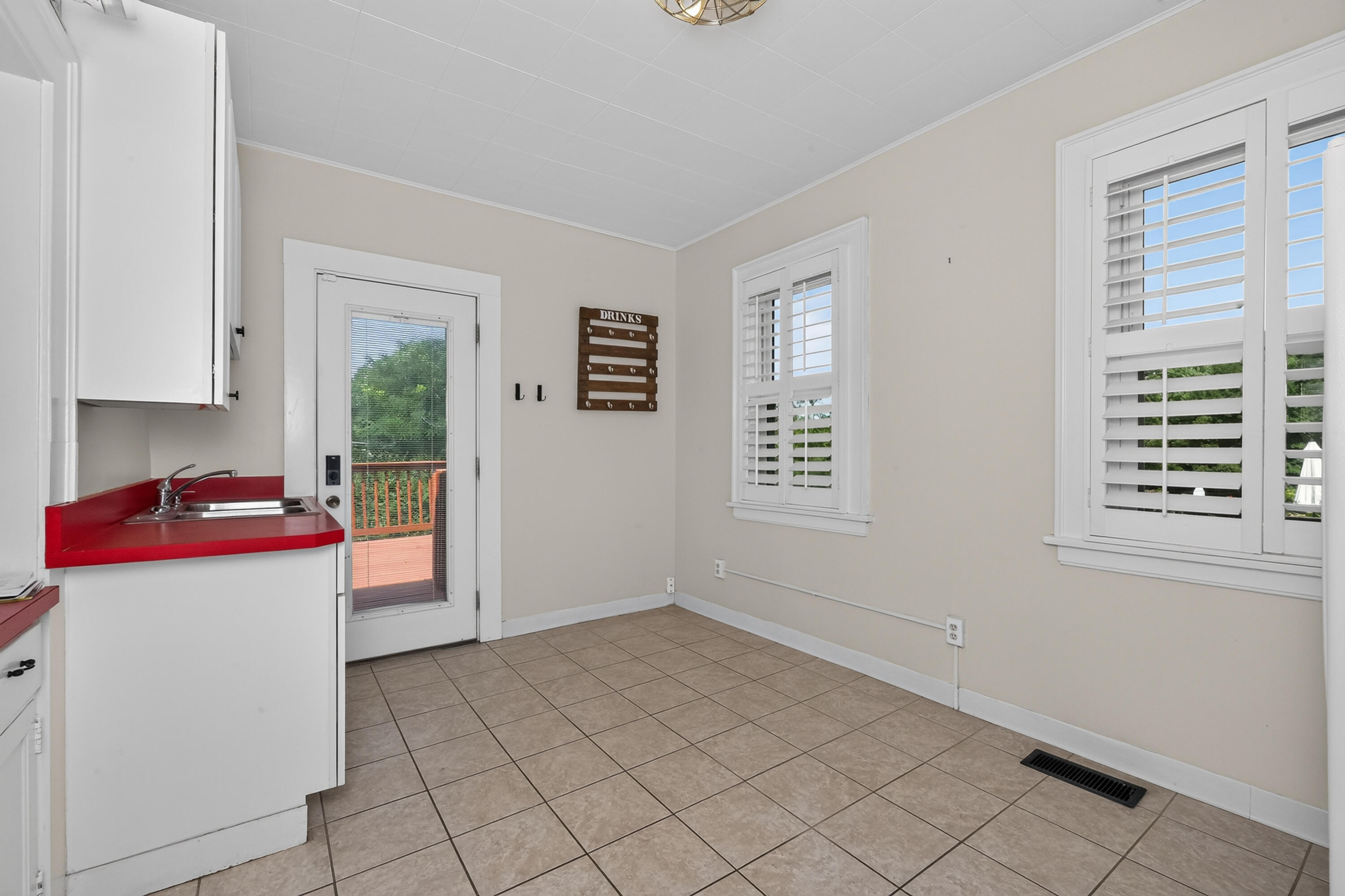 5 Pleasant Ridge Avenue