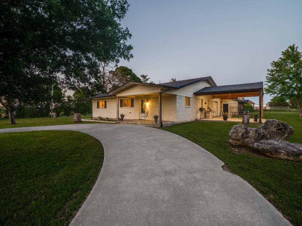 3447 County Rd 2182