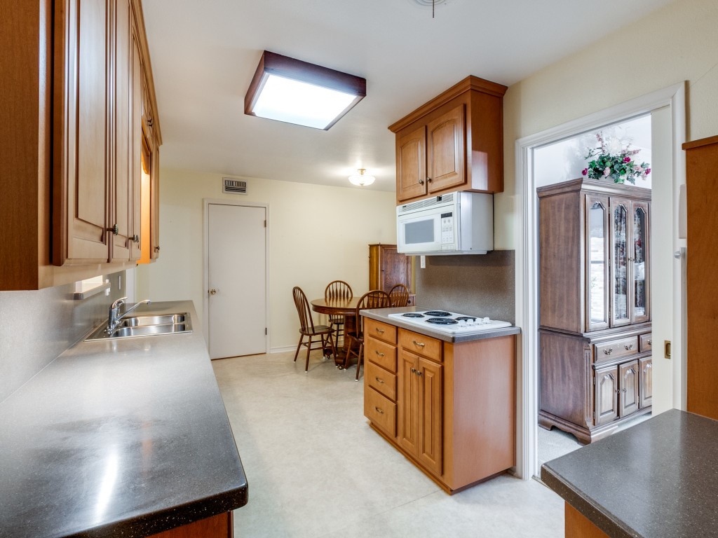 11016 Lippitt Avenue