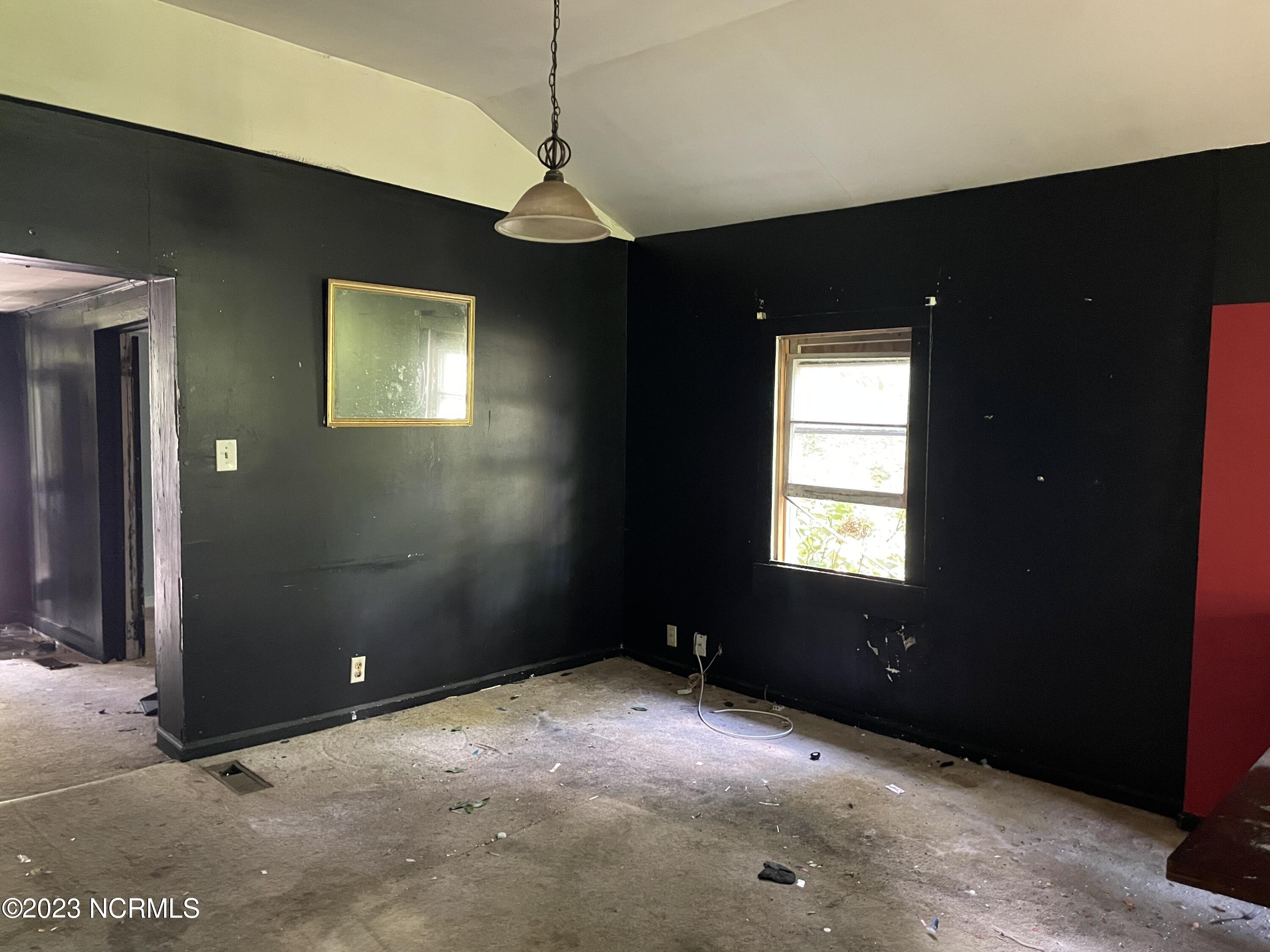 611 W Massachusetts Avenue