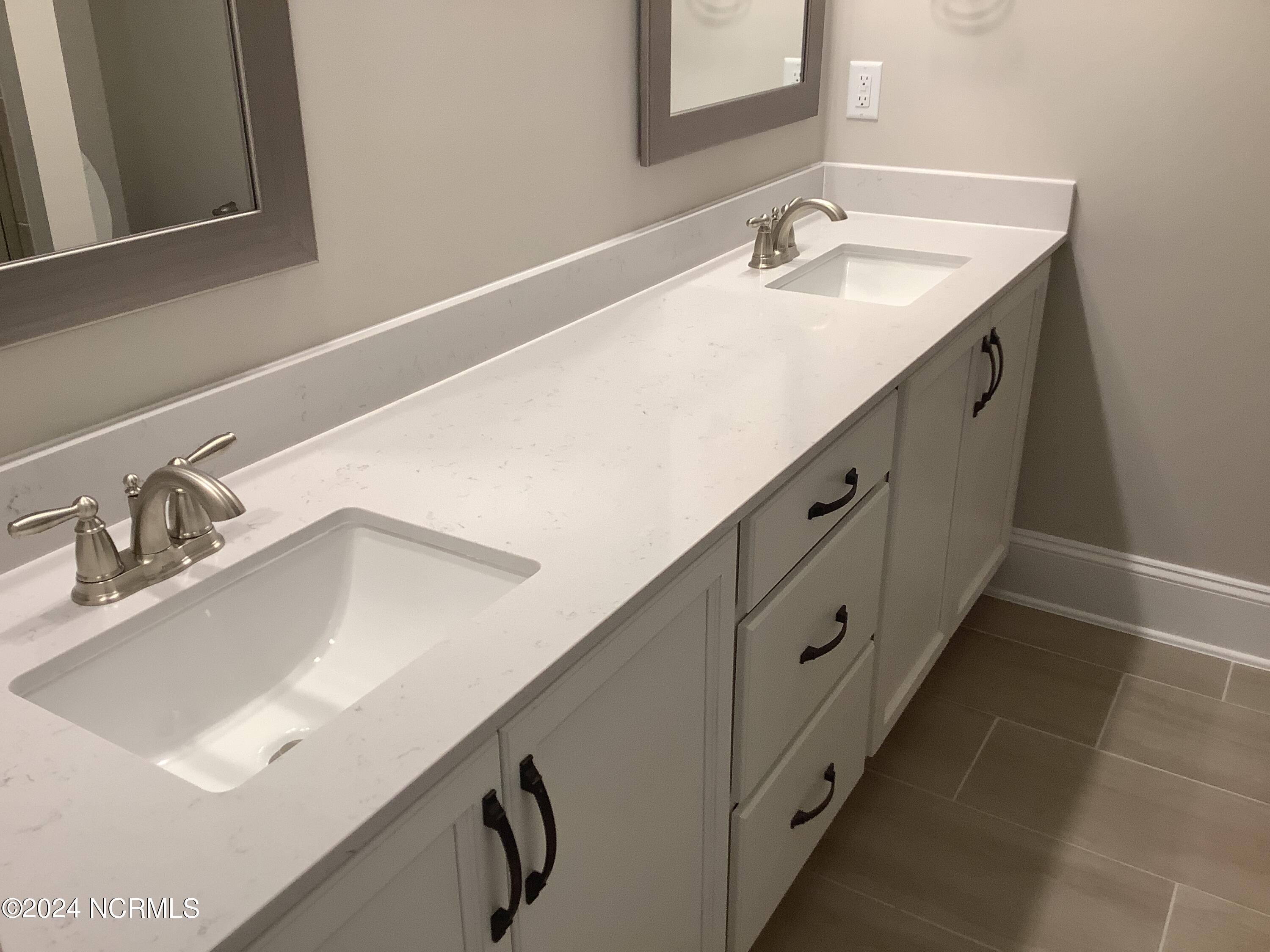 165 Lark Drive Unit: 40