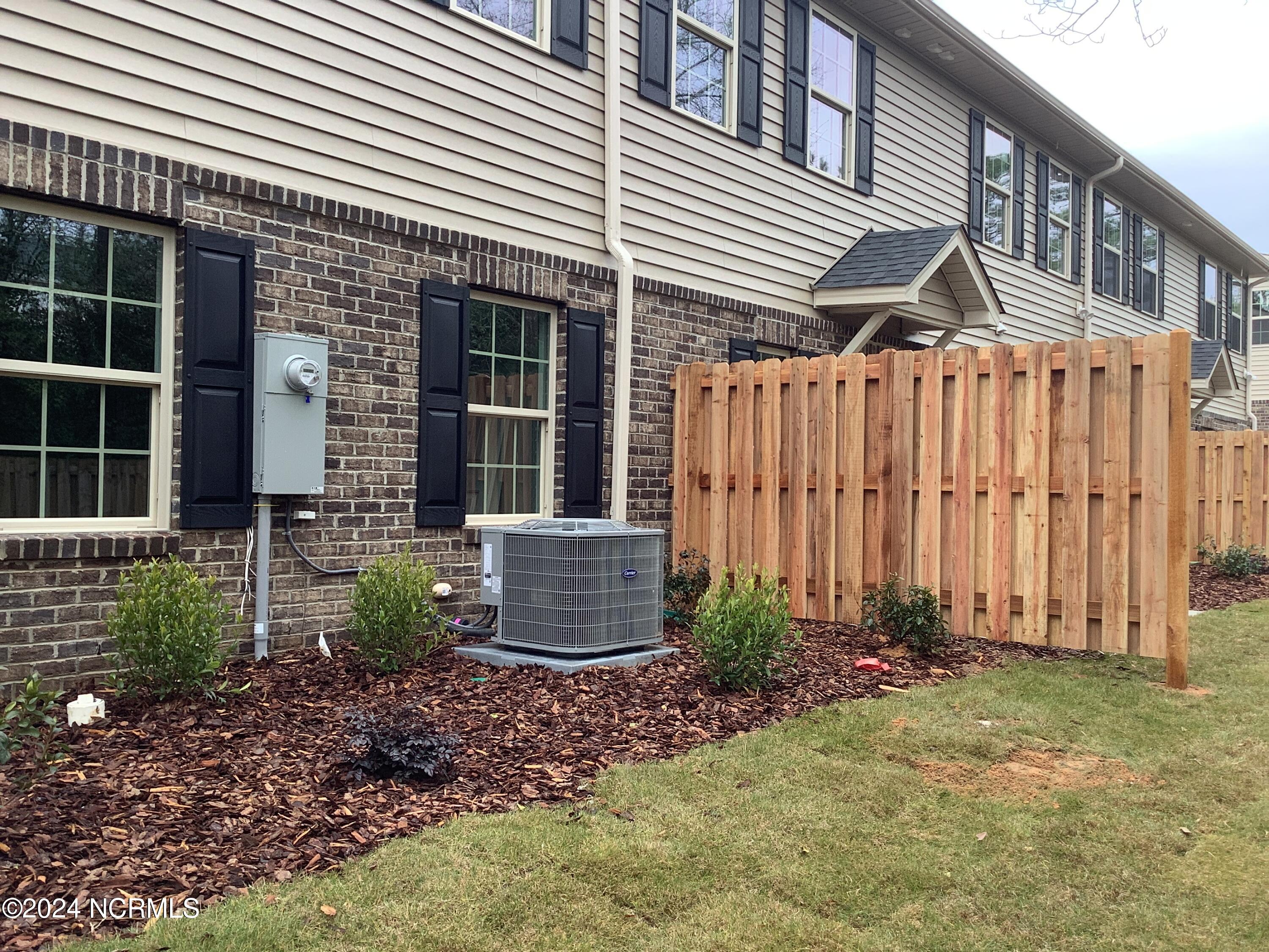 165 Lark Drive Unit: 40