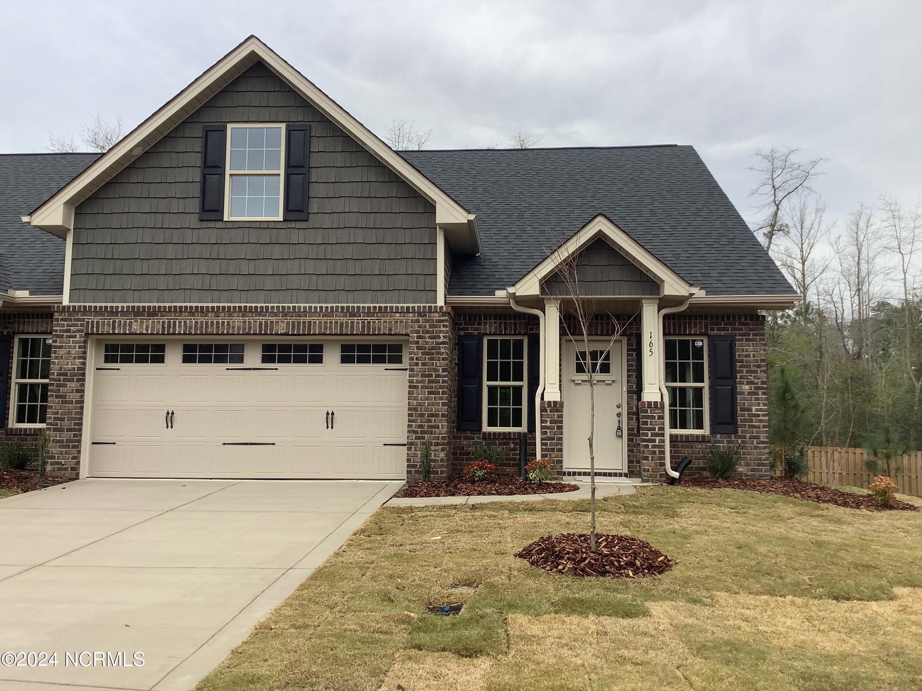 165 Lark Drive Unit: 40