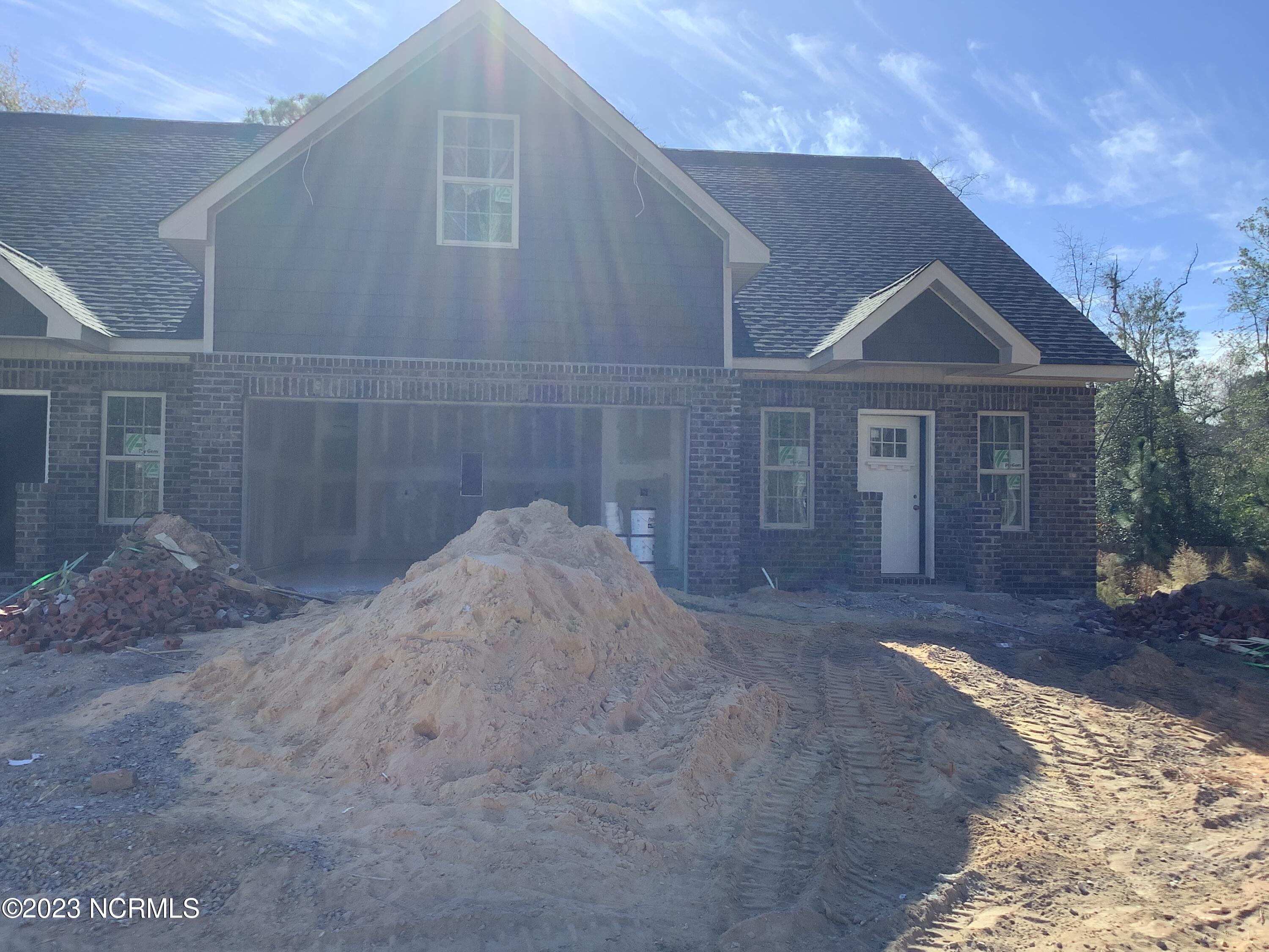 165 Lark Drive Unit: 40