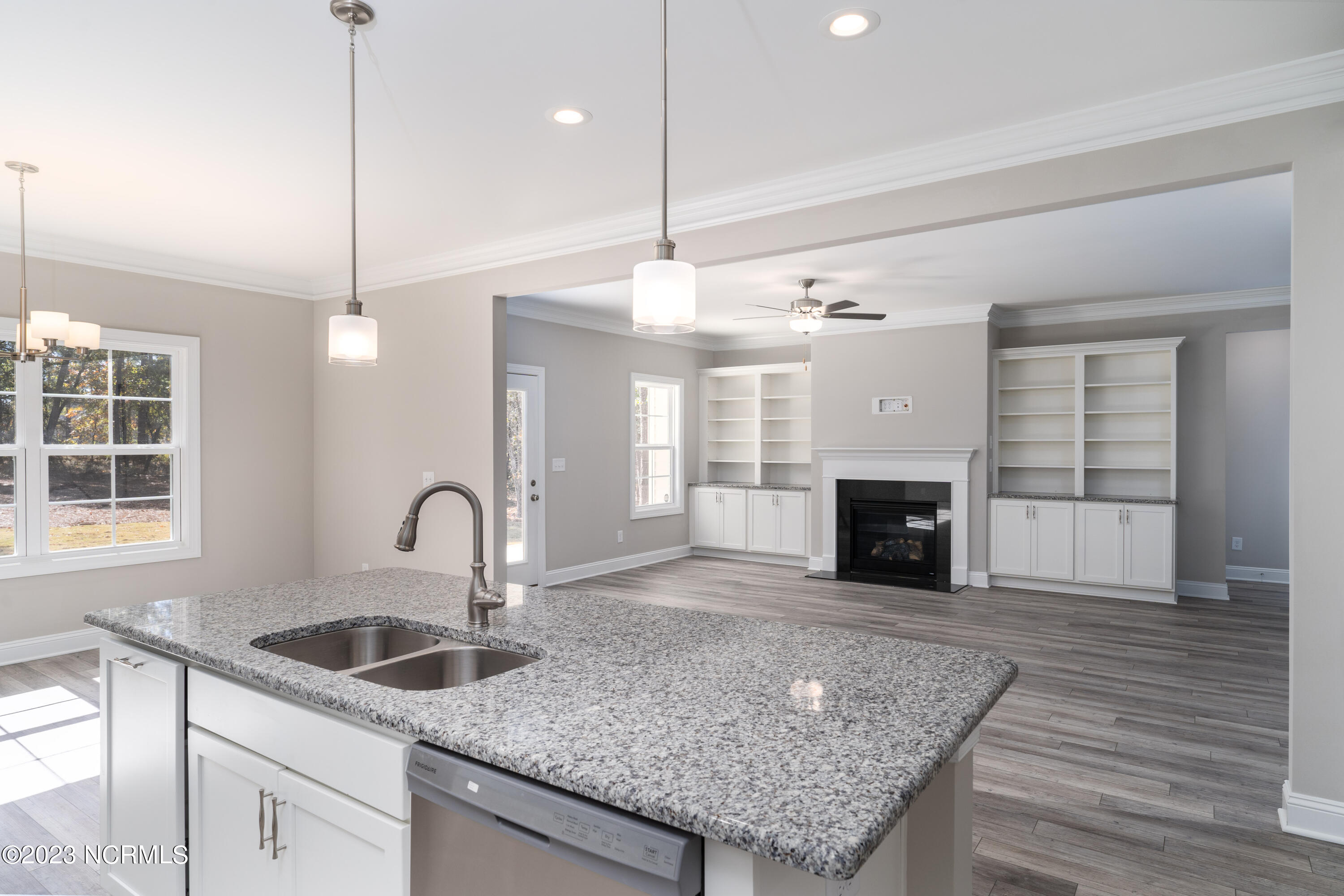 400 Piney Oak Drive Unit: 54