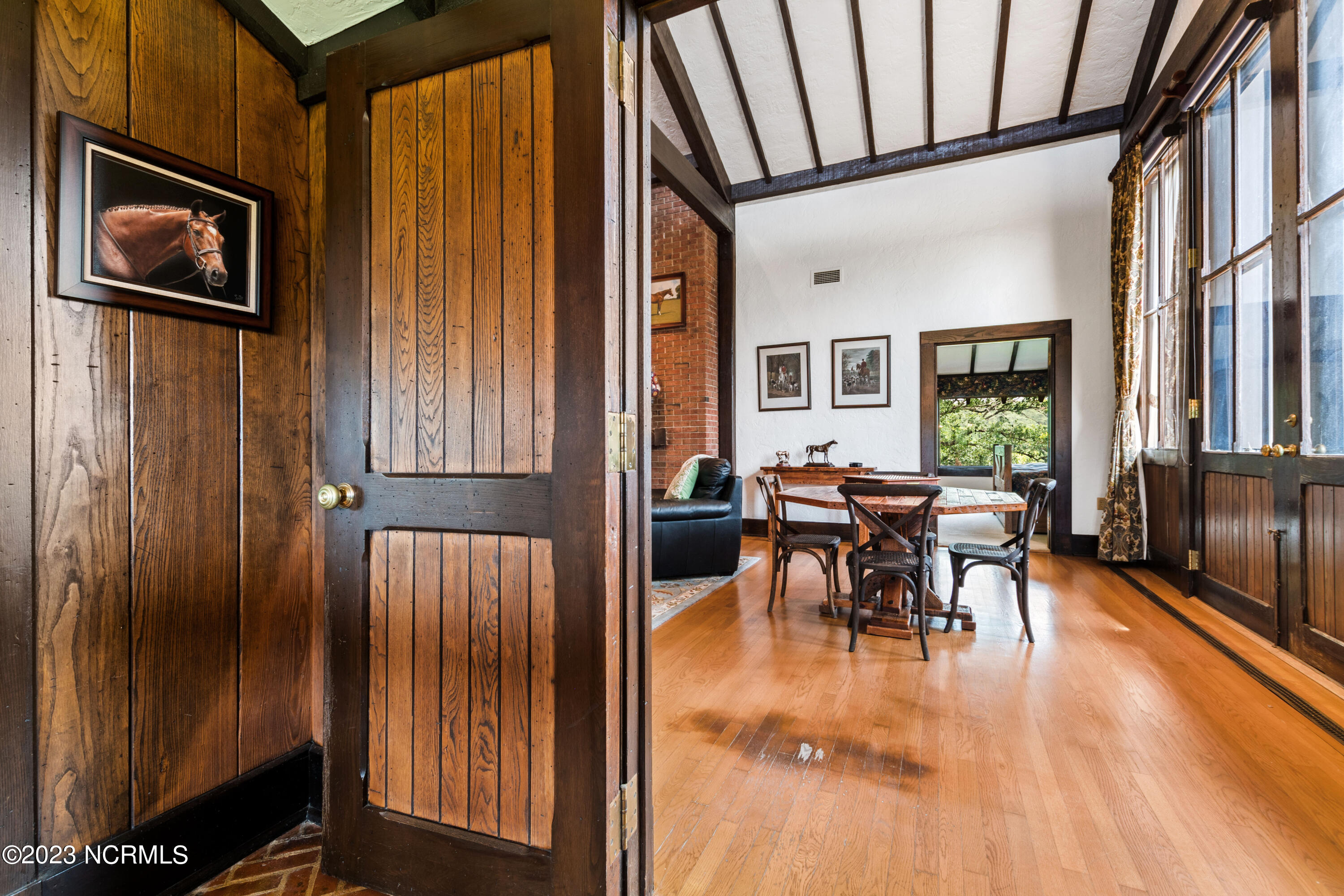 222 Cross Country Lane