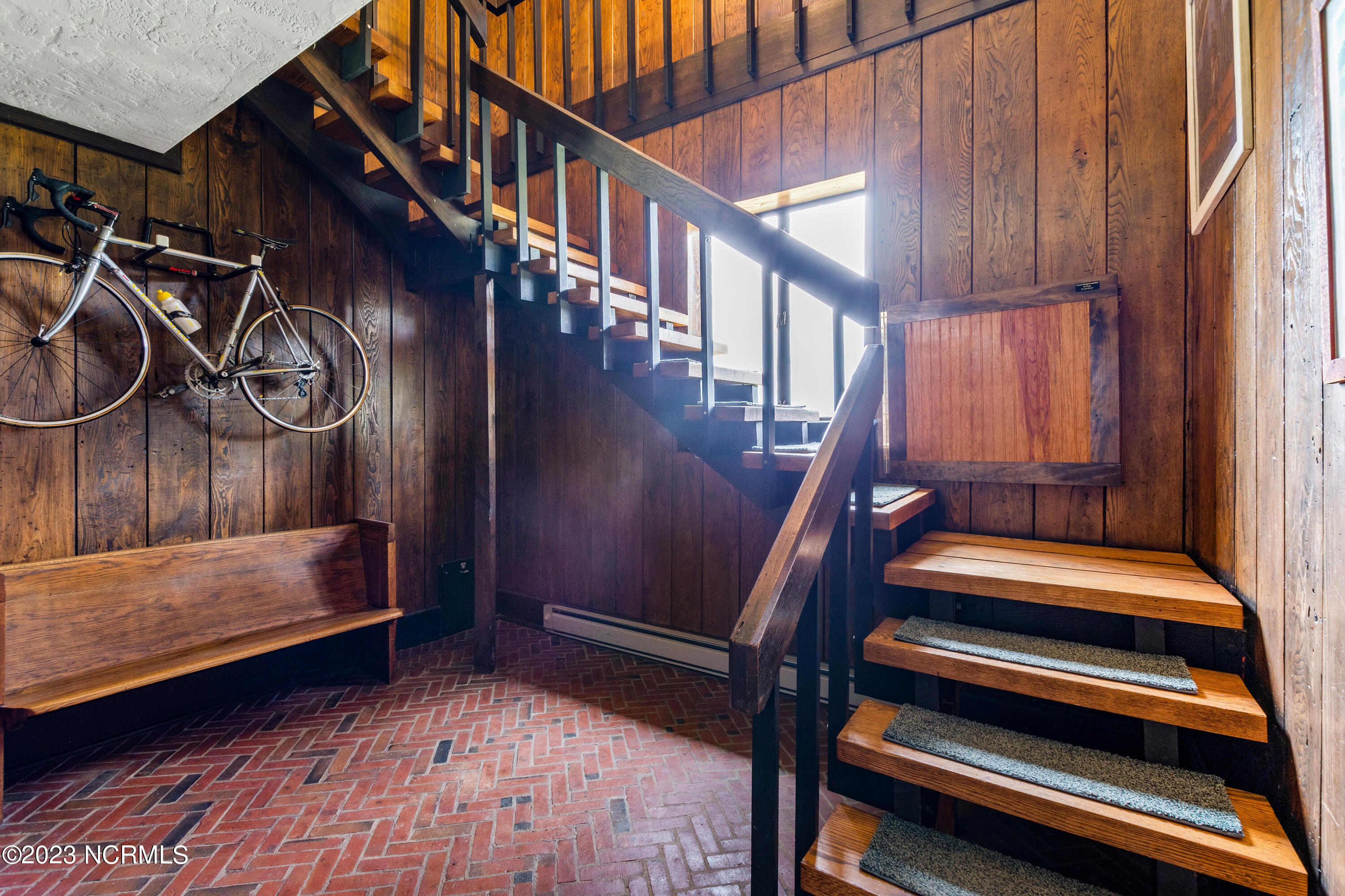 222 Cross Country Lane