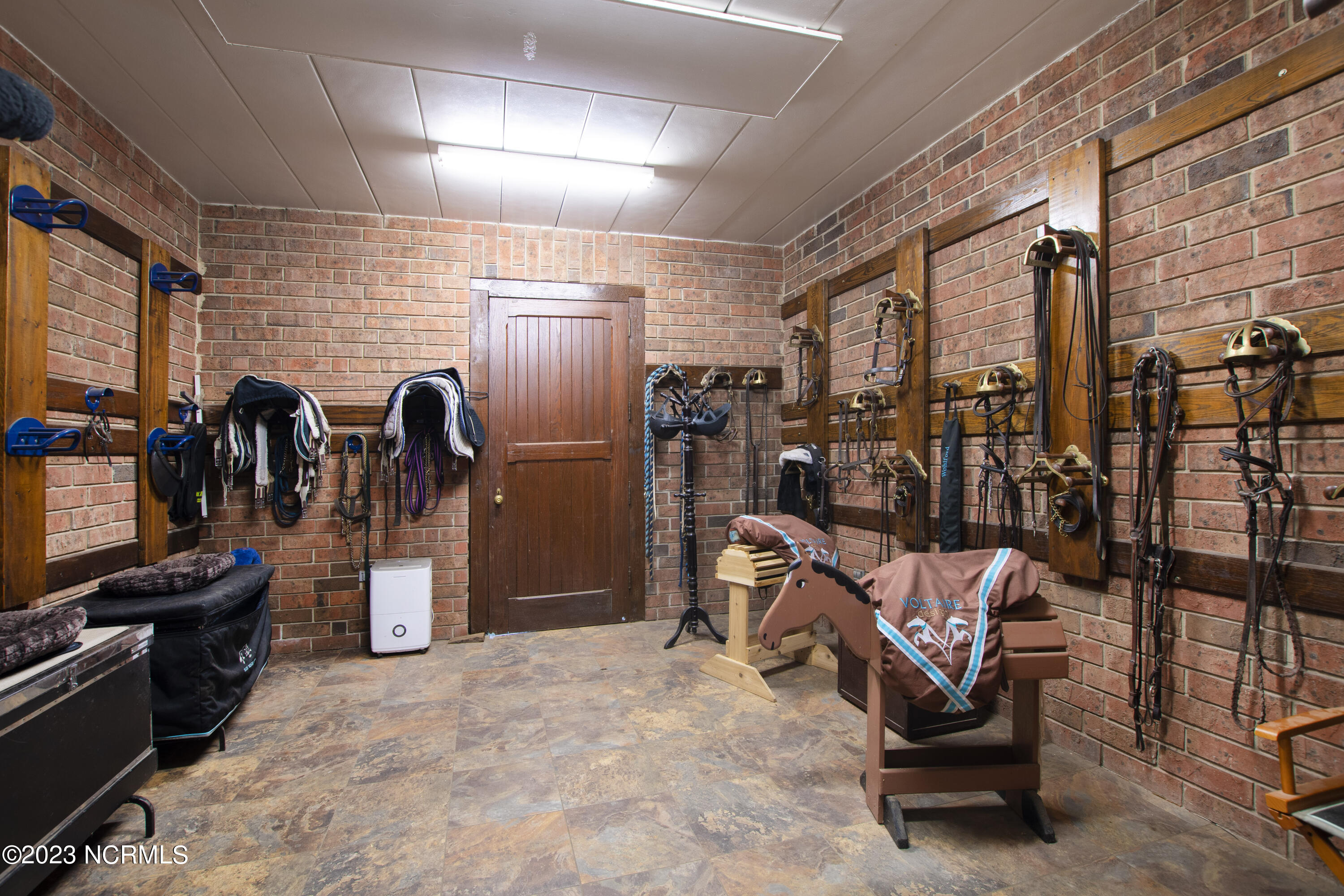 222 Cross Country Lane