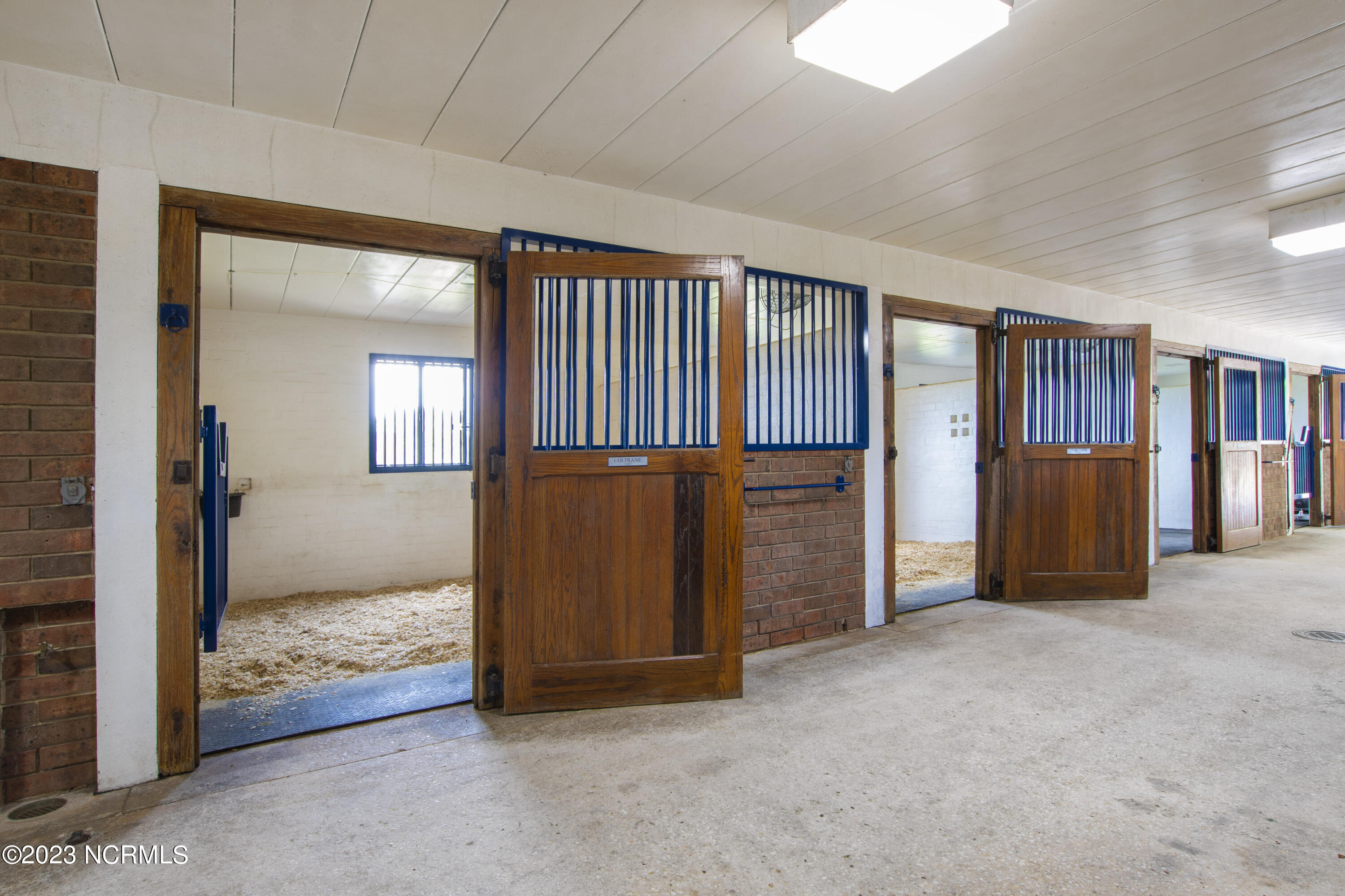 222 Cross Country Lane