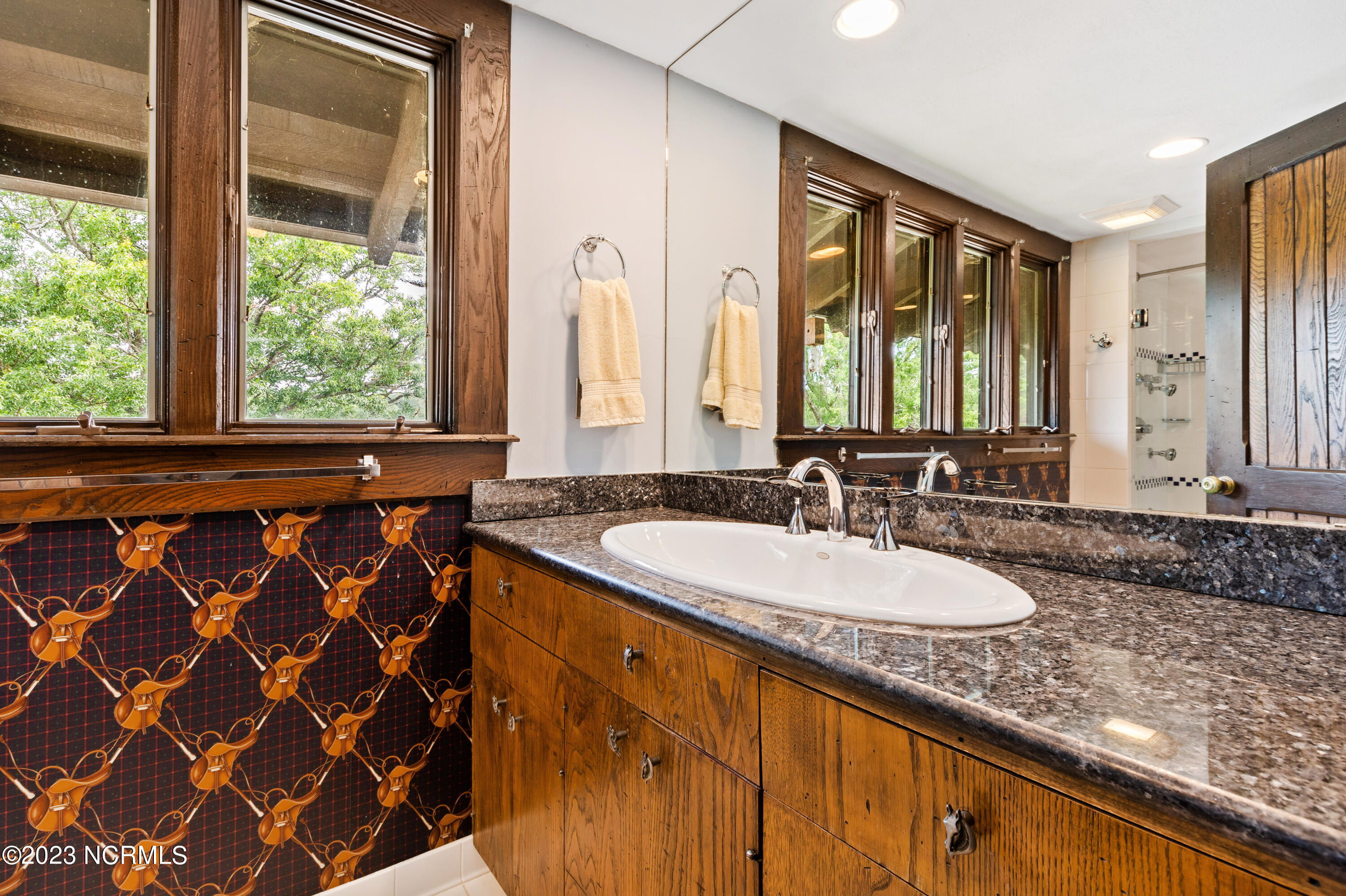 222 Cross Country Lane