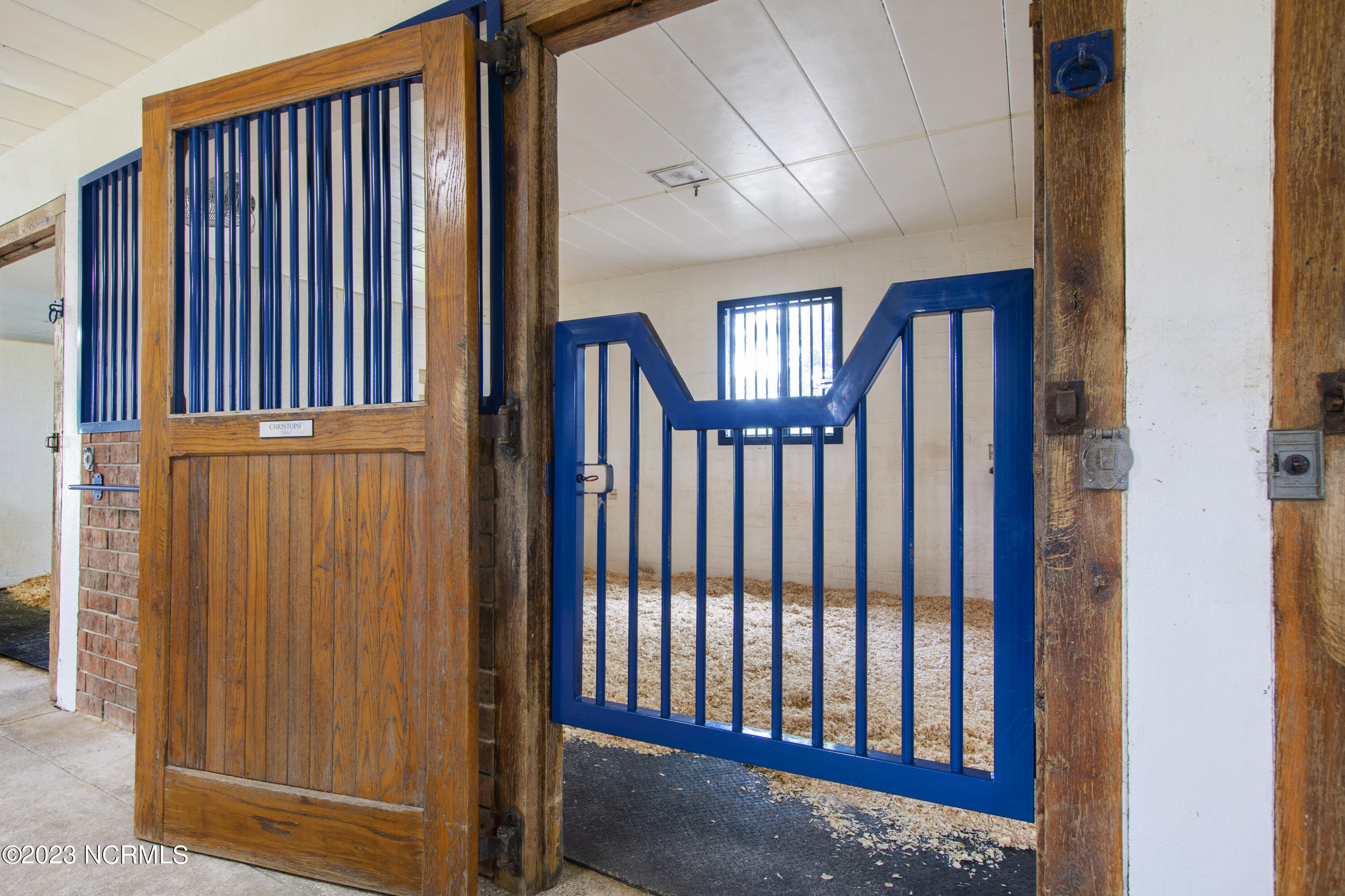 222 Cross Country Lane