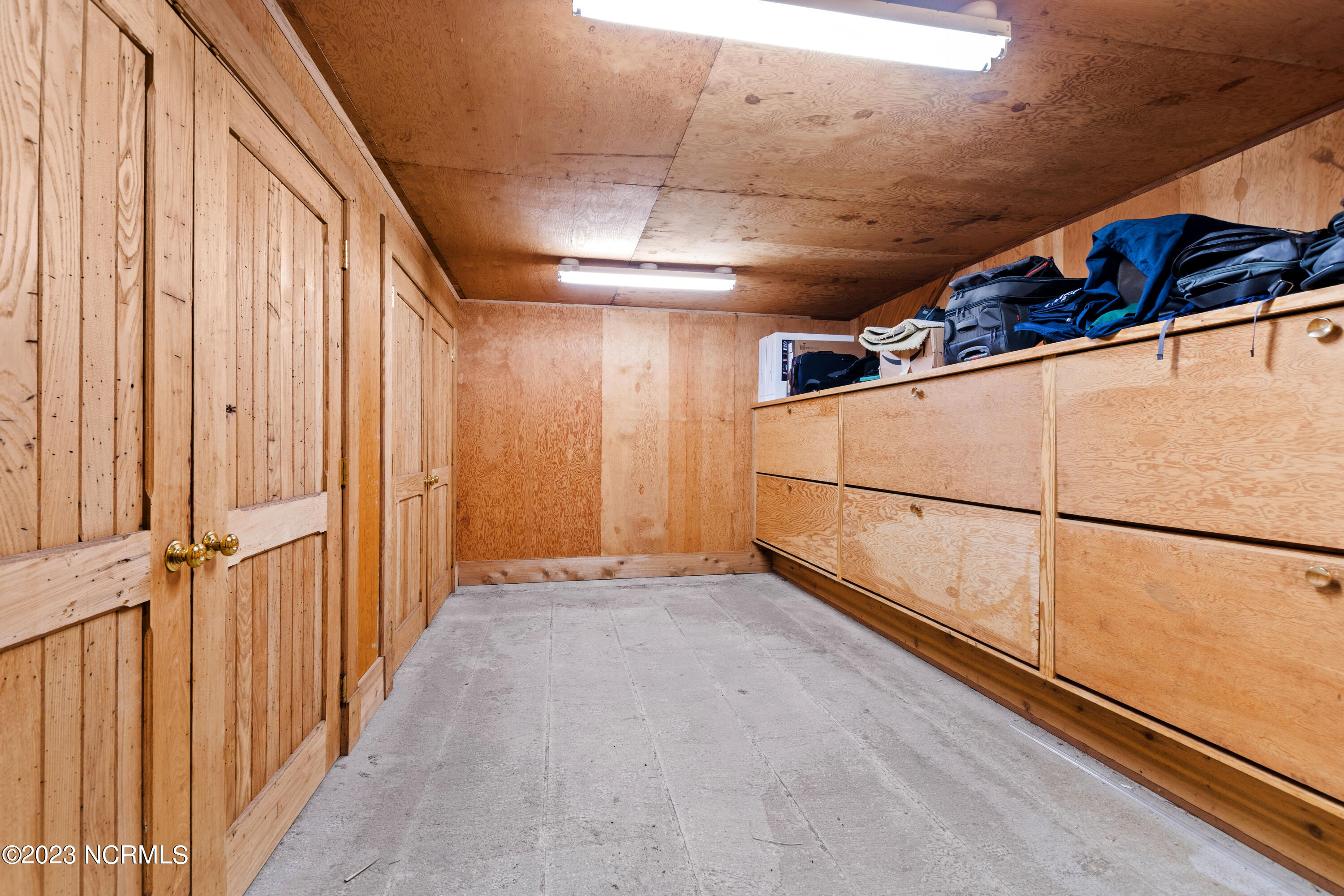 222 Cross Country Lane