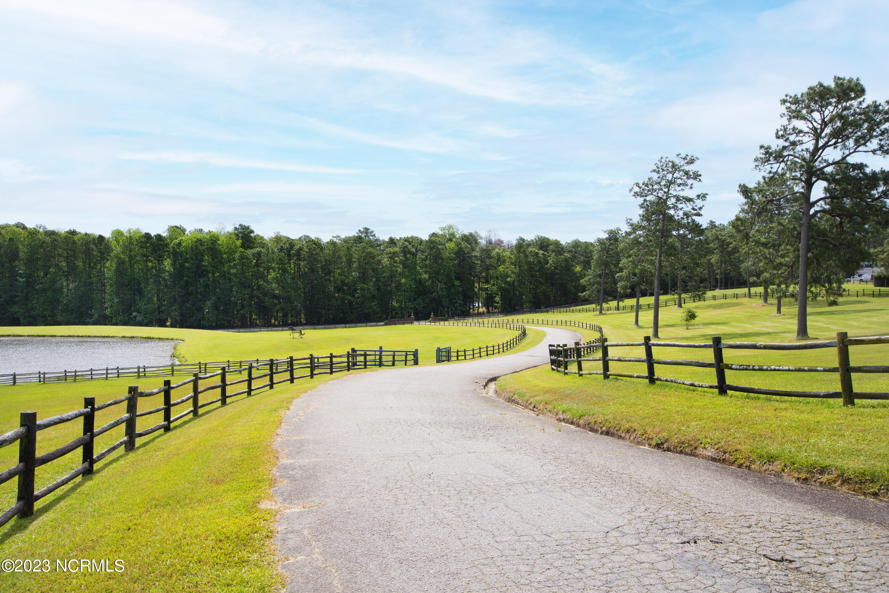 222 Cross Country Lane