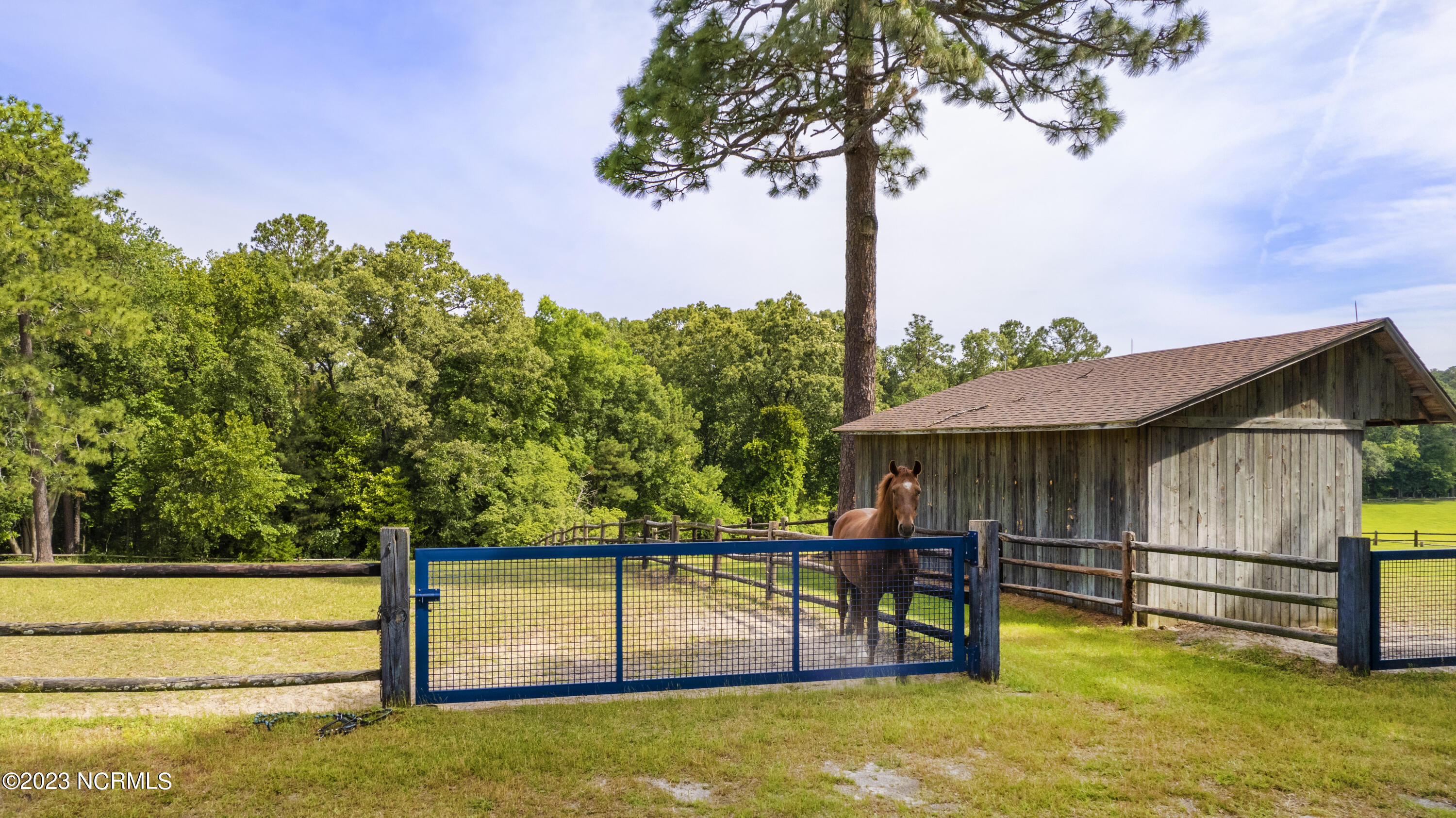 222 Cross Country Lane