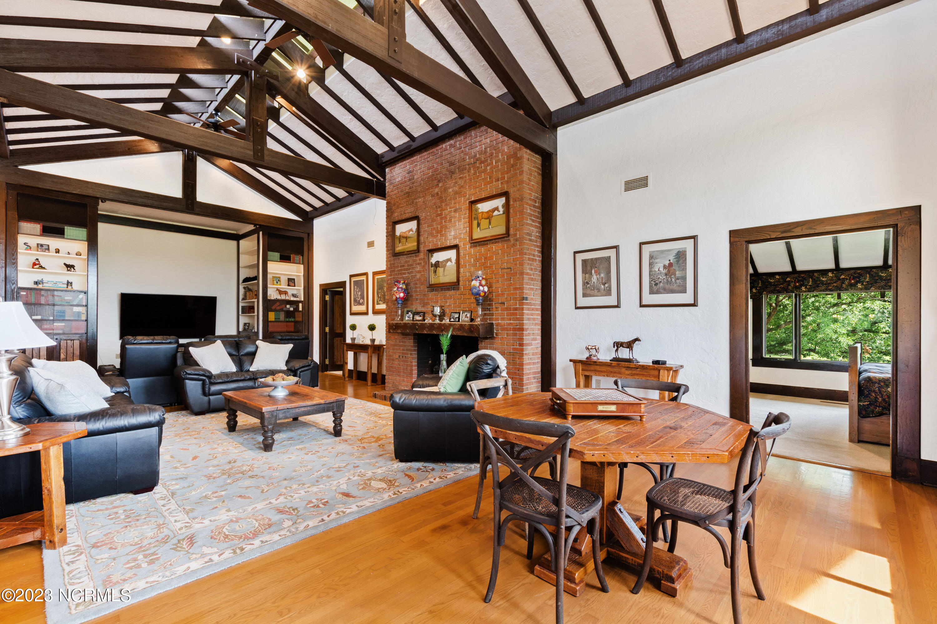 222 Cross Country Lane