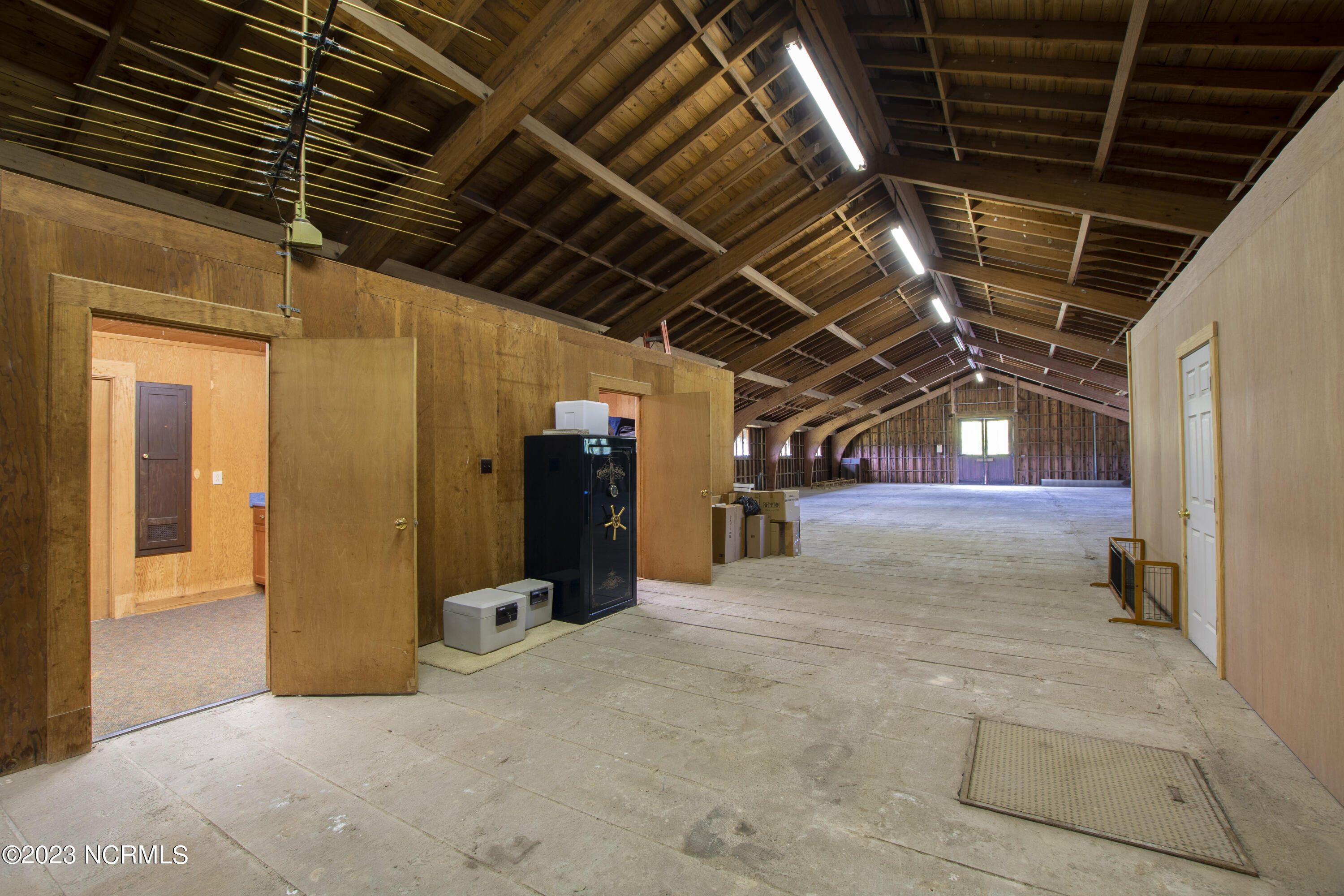 222 Cross Country Lane