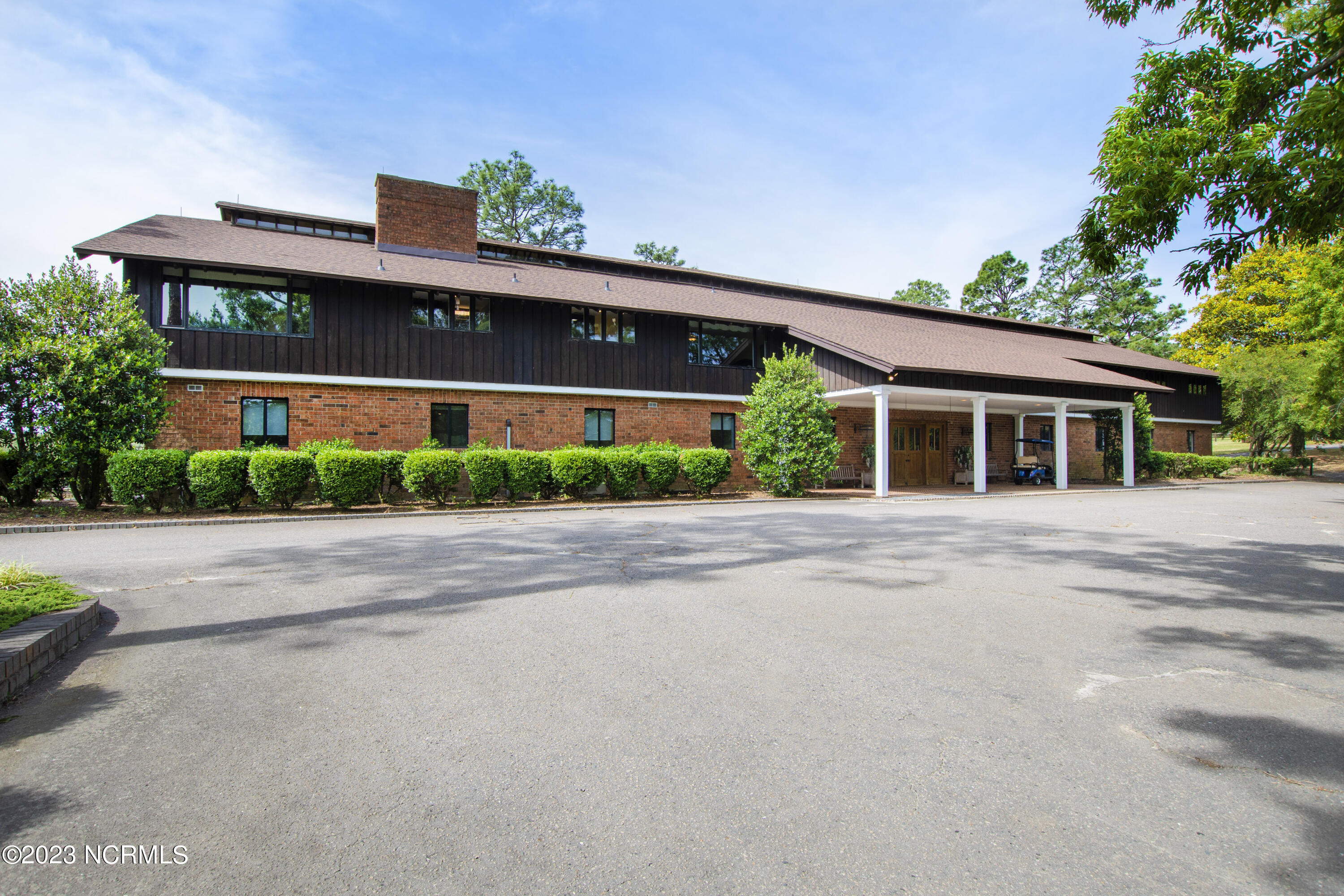 222 Cross Country Lane