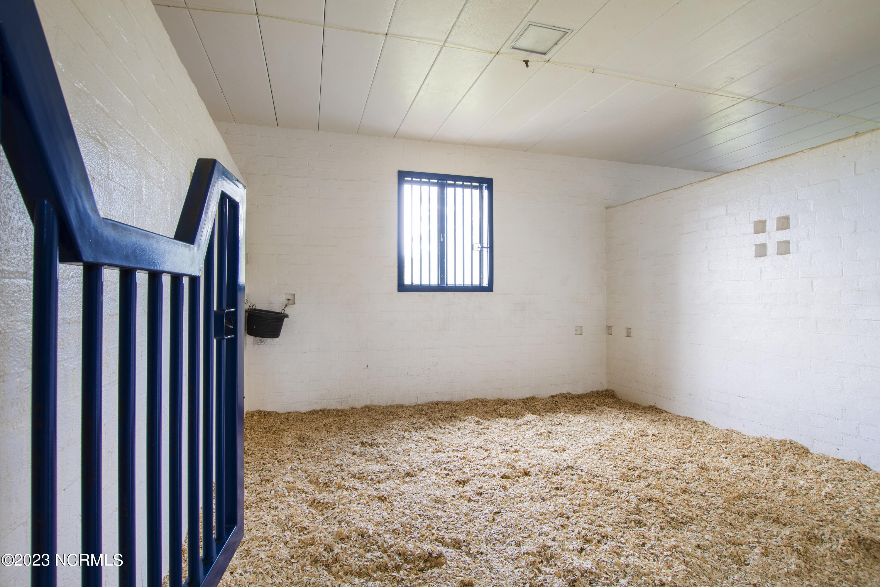 222 Cross Country Lane