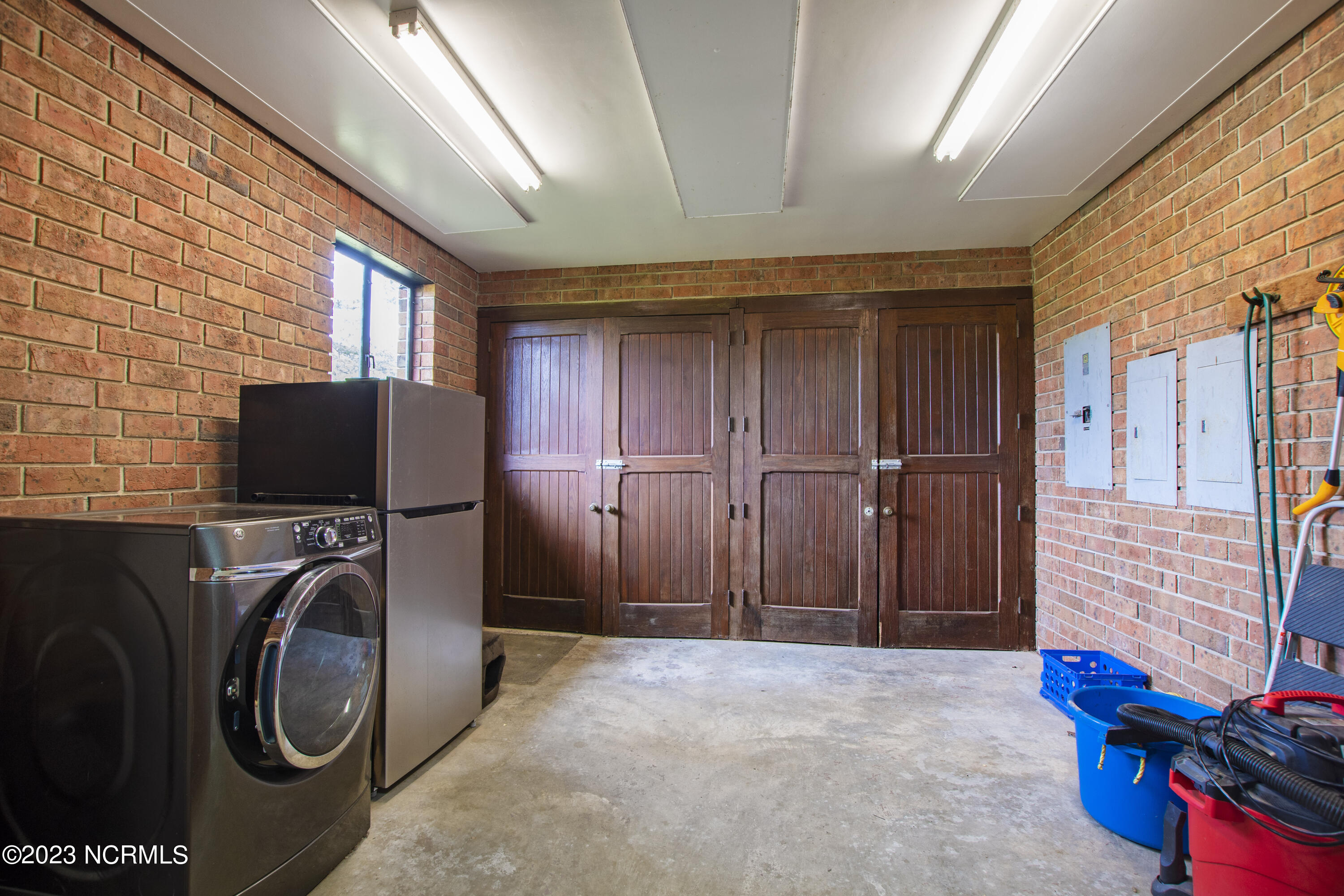 222 Cross Country Lane