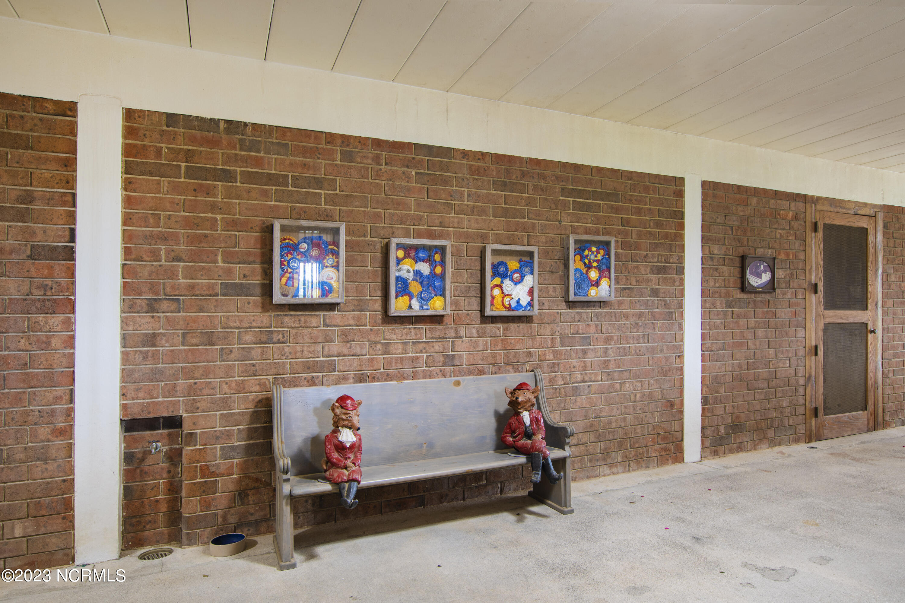 222 Cross Country Lane