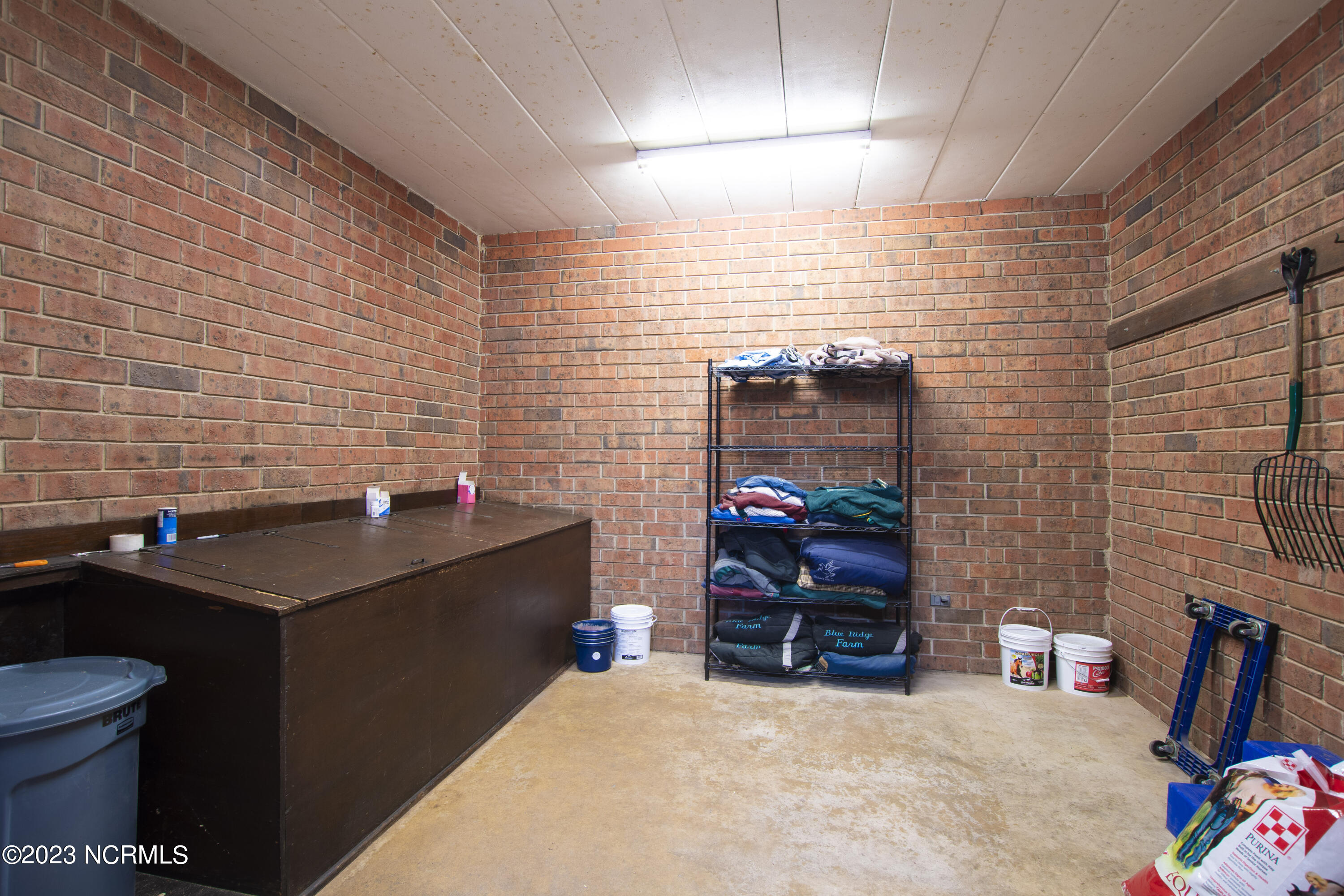 222 Cross Country Lane