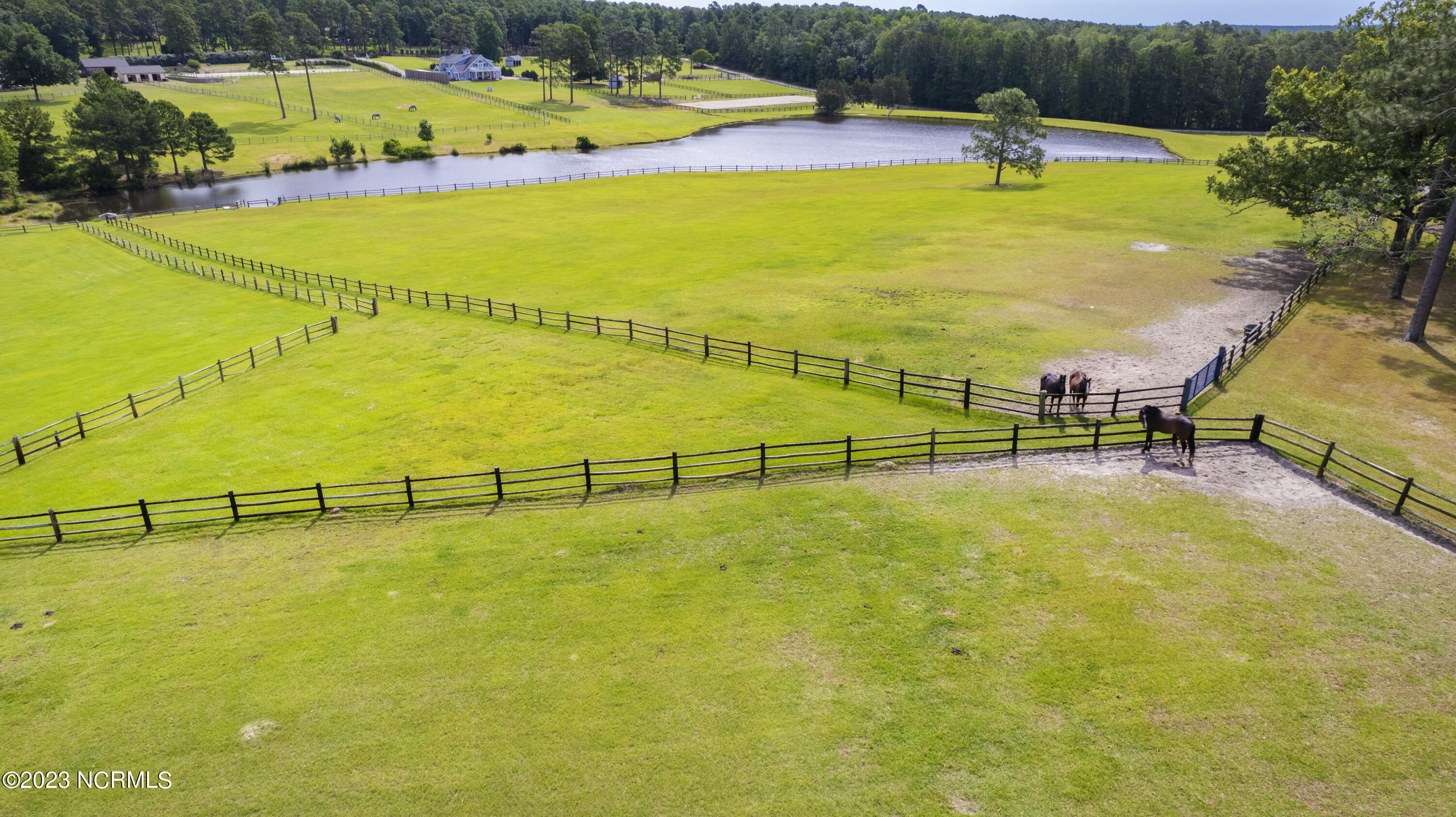 222 Cross Country Lane