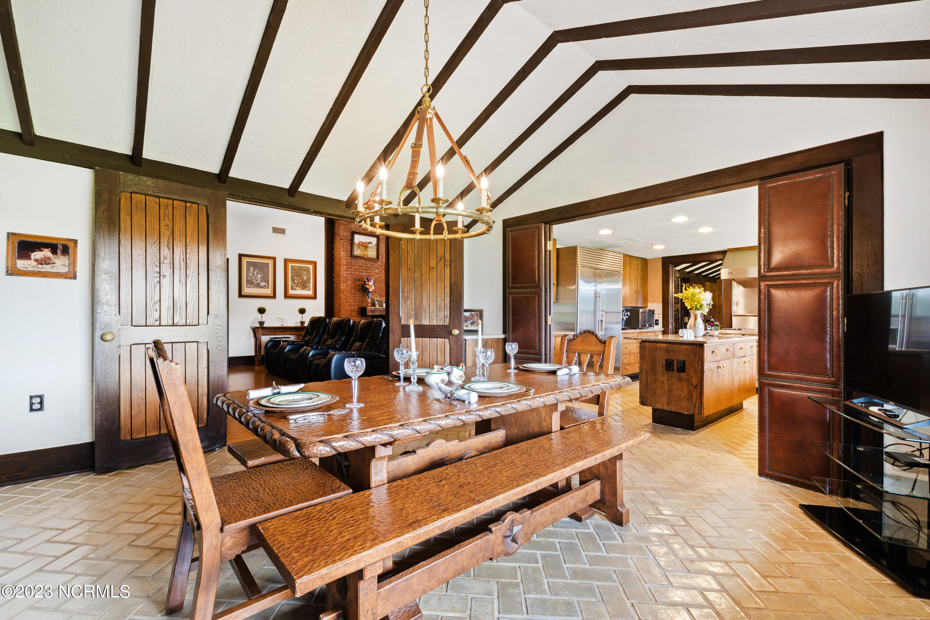 222 Cross Country Lane