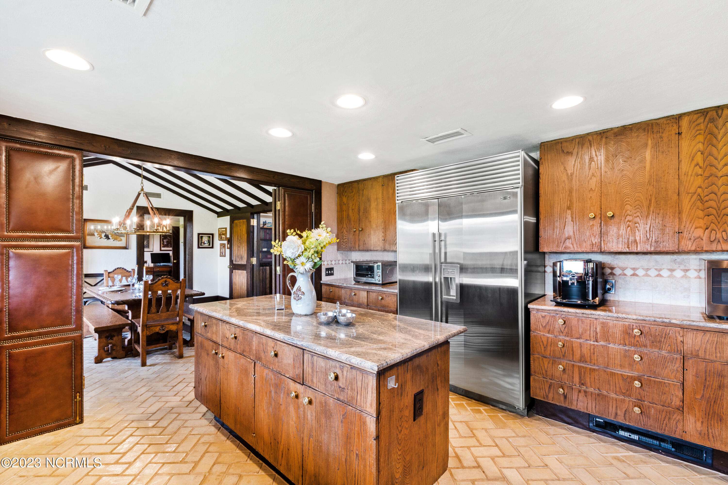 222 Cross Country Lane