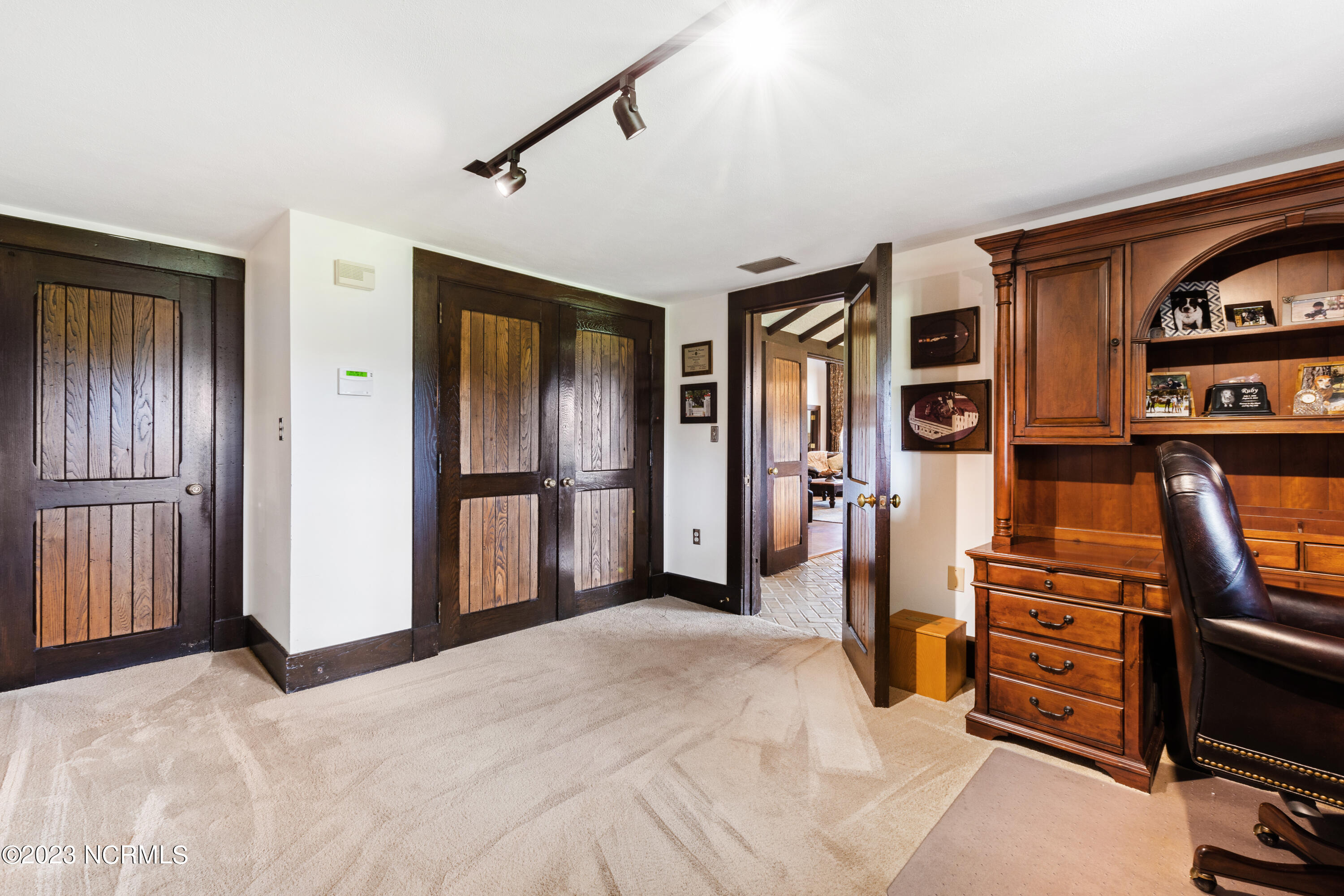 222 Cross Country Lane