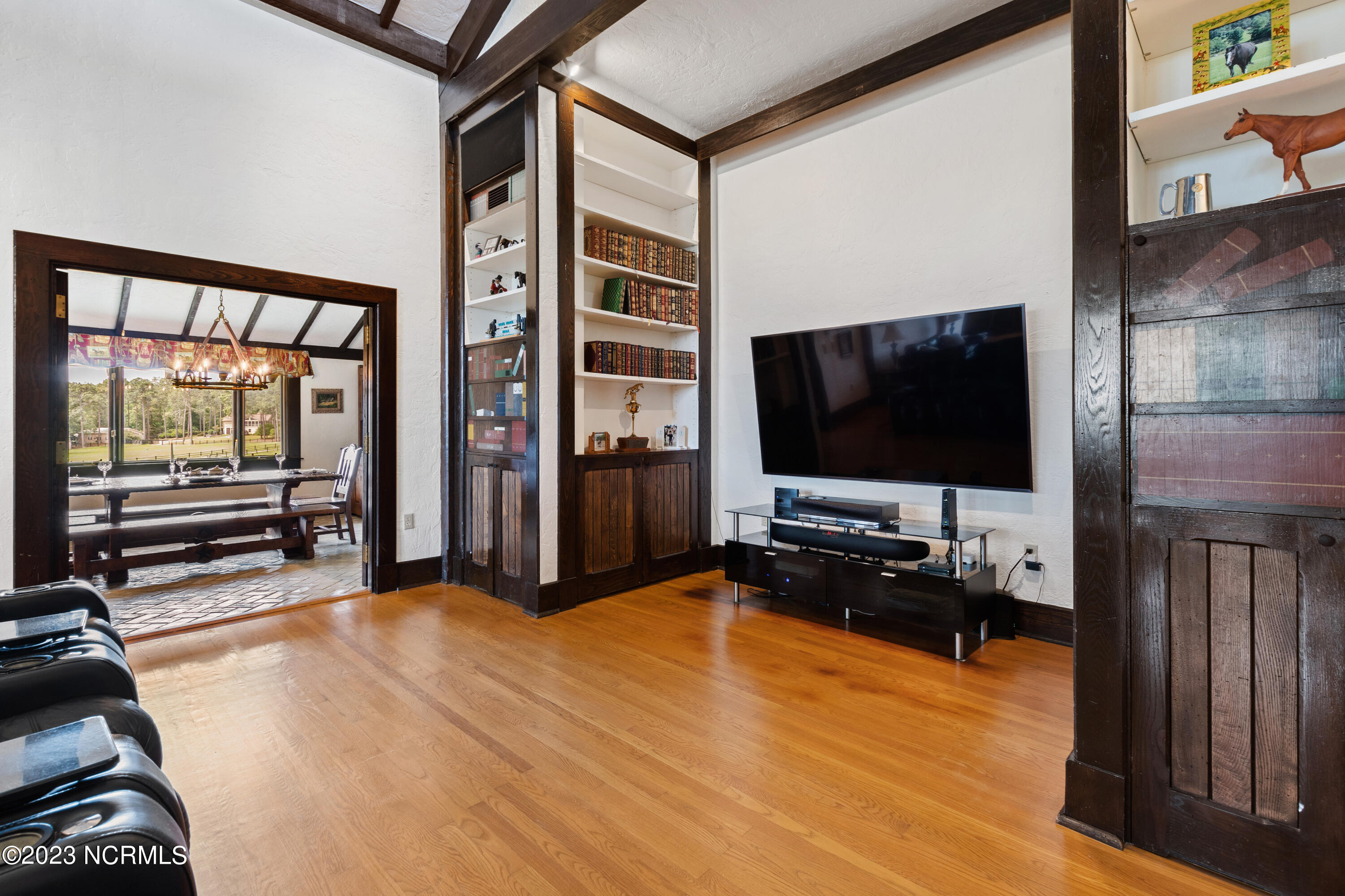 222 Cross Country Lane