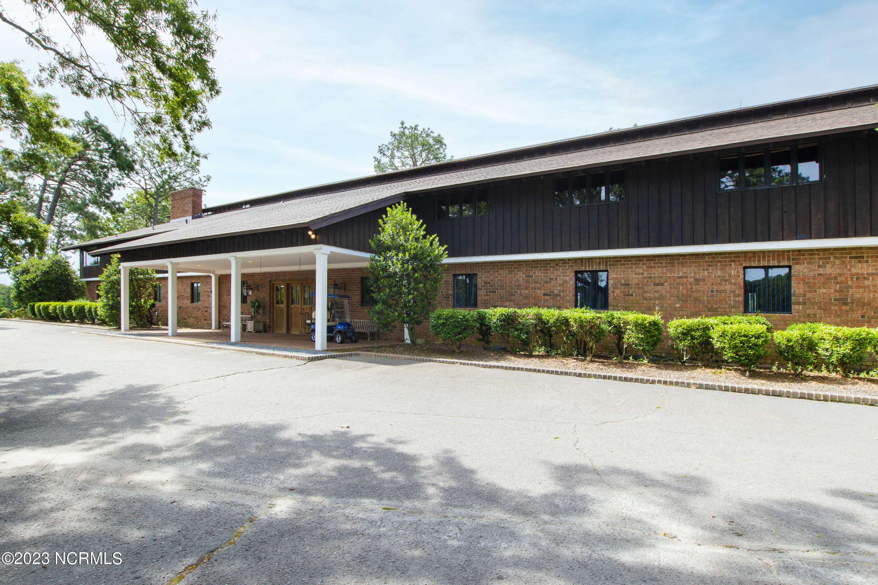 222 Cross Country Lane