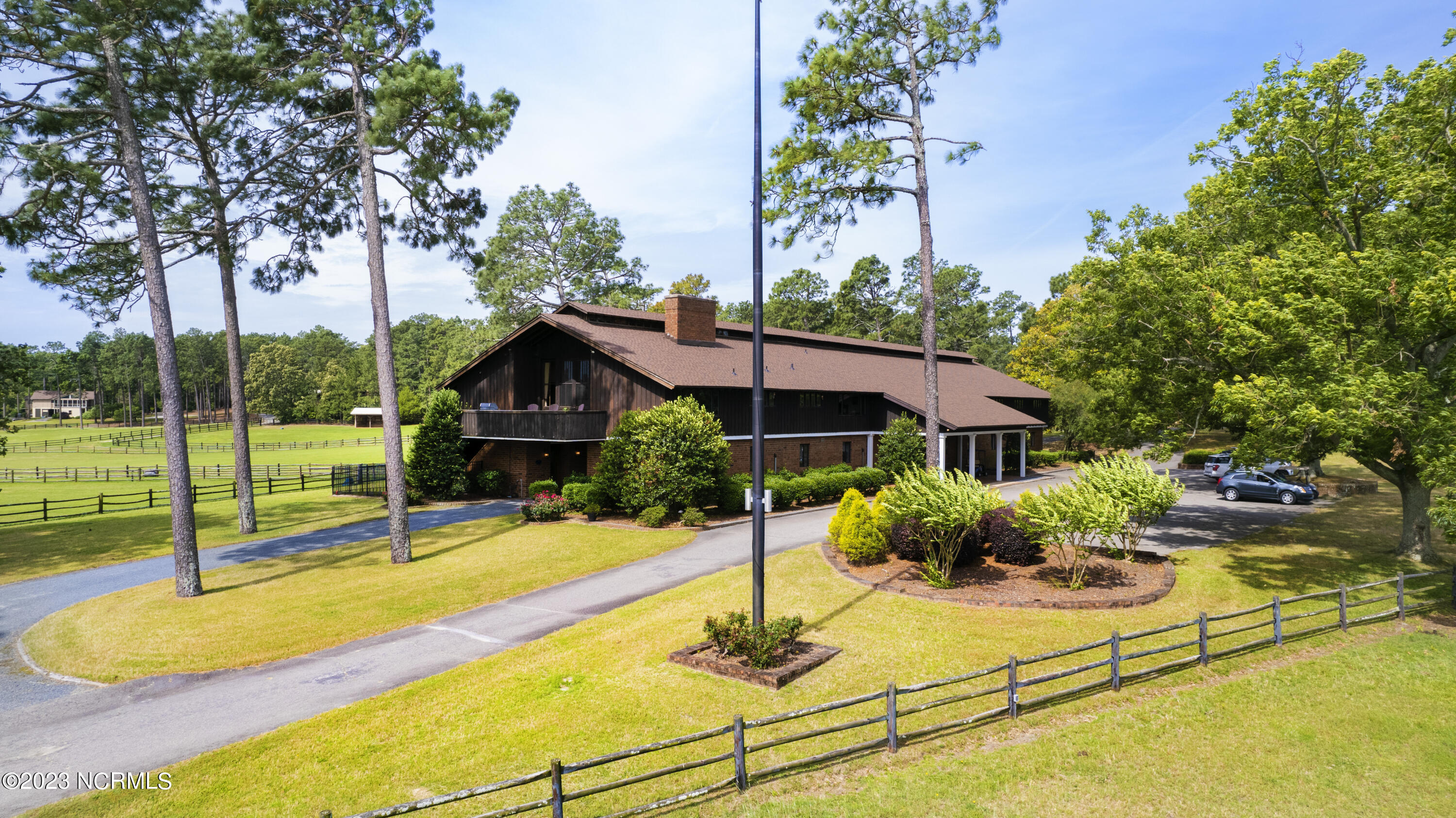 222 Cross Country Lane