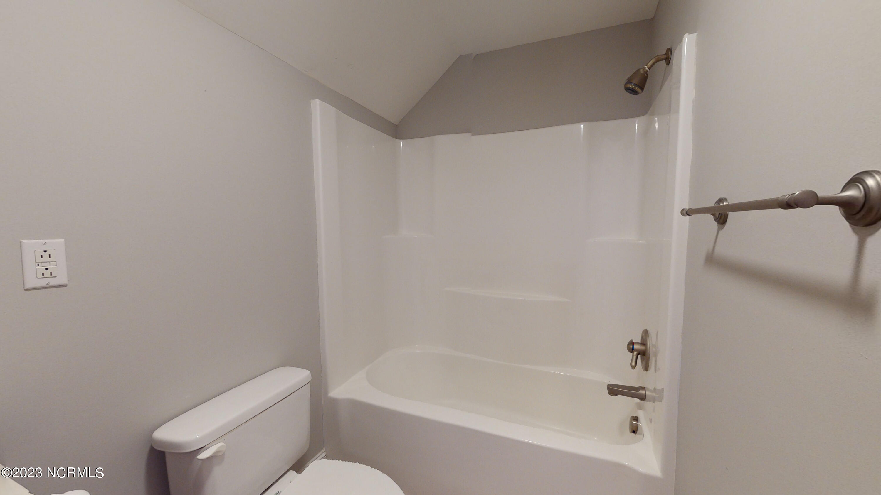 31 Deerwood Lane Unit: 14