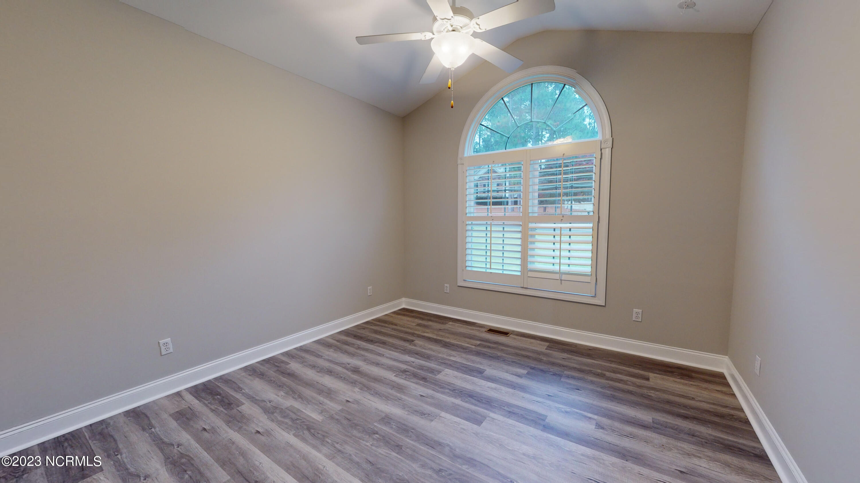 31 Deerwood Lane Unit: 14