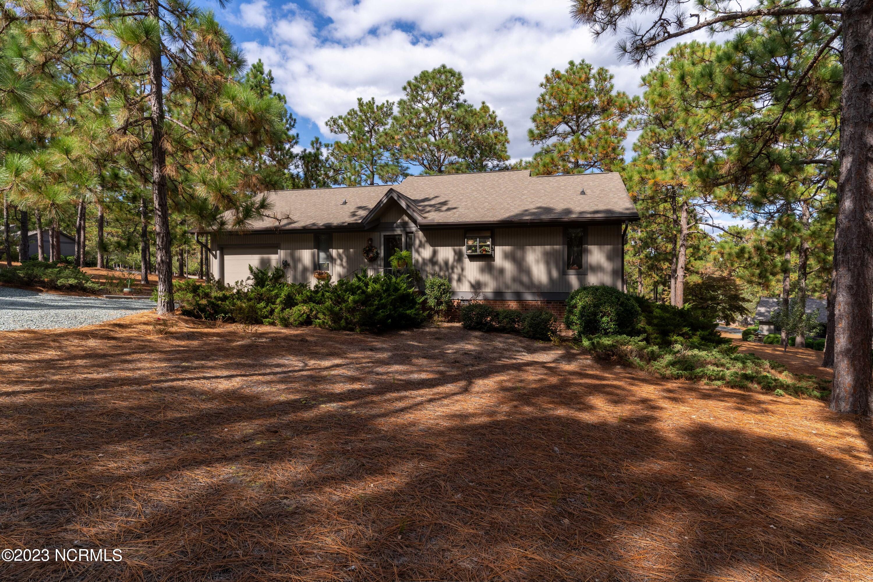 35 Glen Abbey Trail