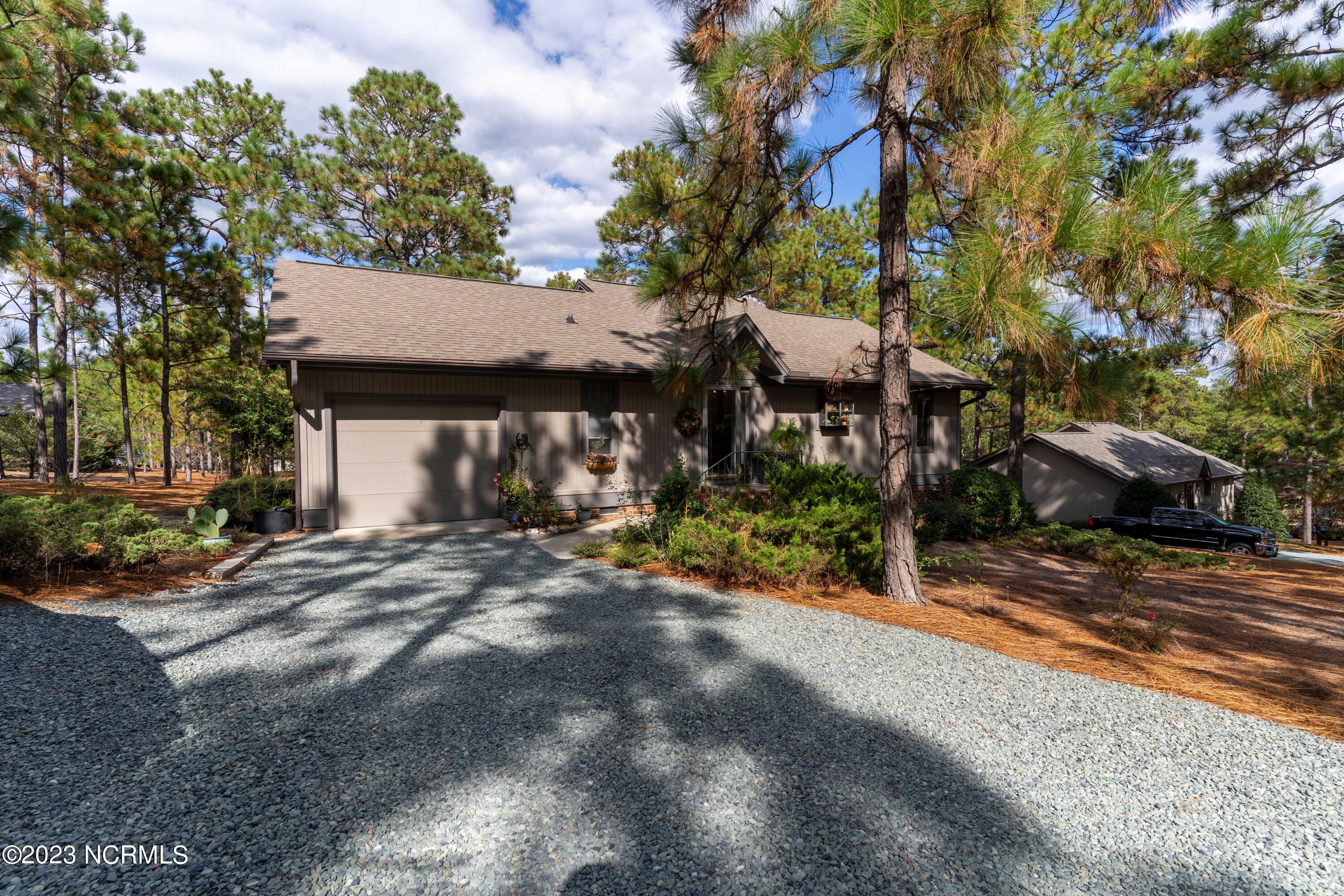 35 Glen Abbey Trail