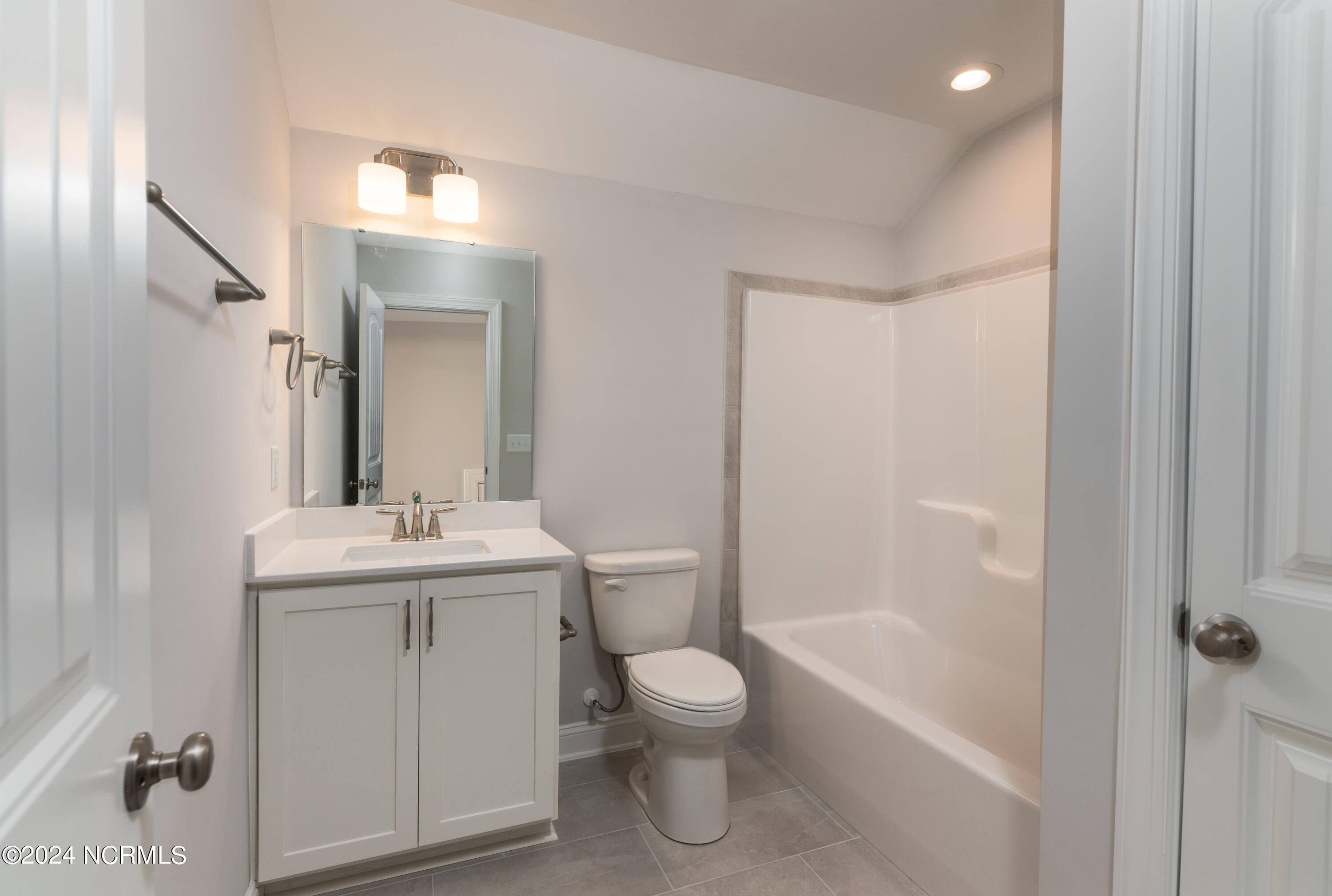 409 Piney Oak Drive Unit: 52