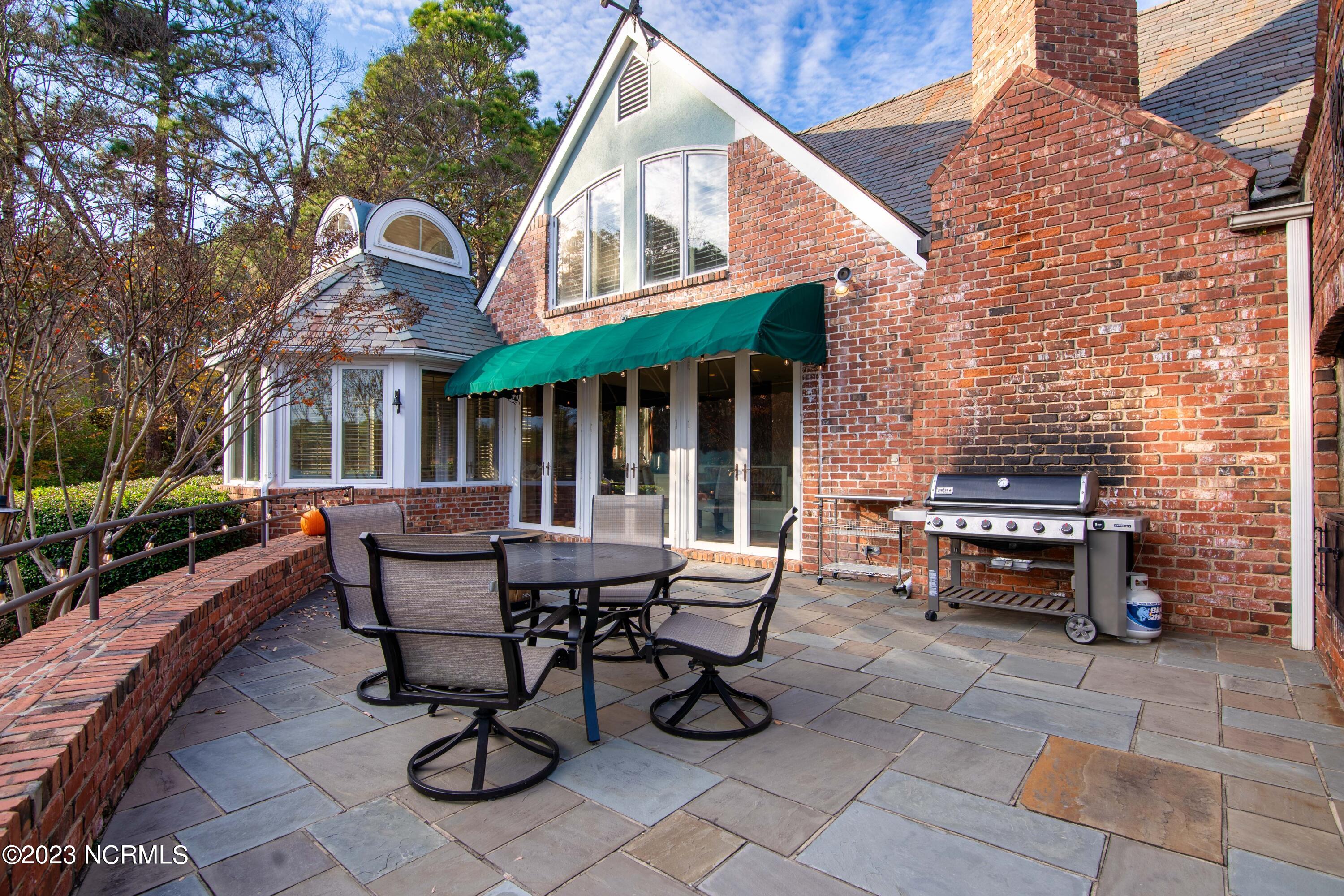 65 Southern Hills Place